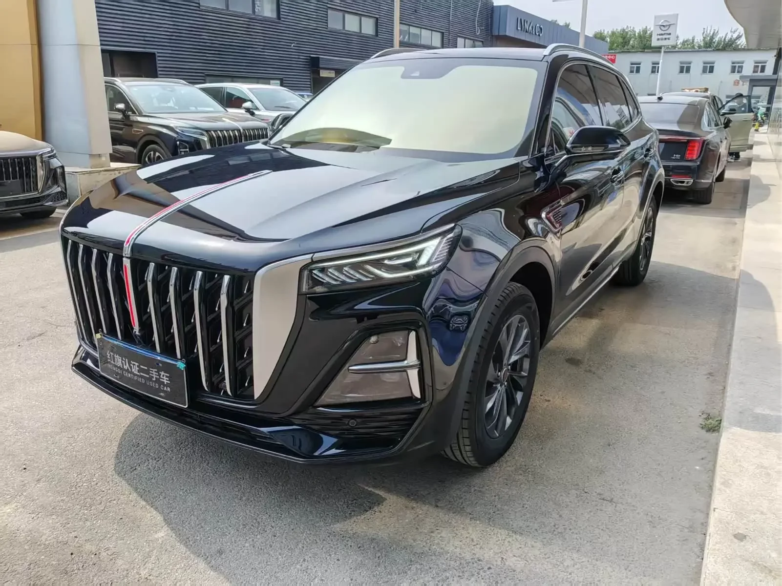 Hongqi HS5
