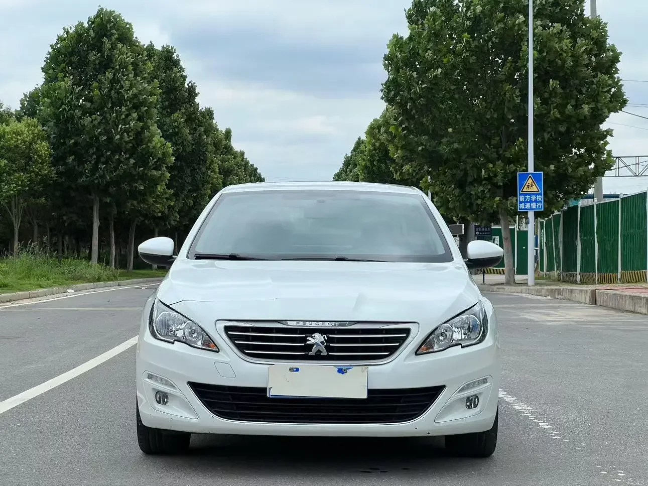 Peugeot 408