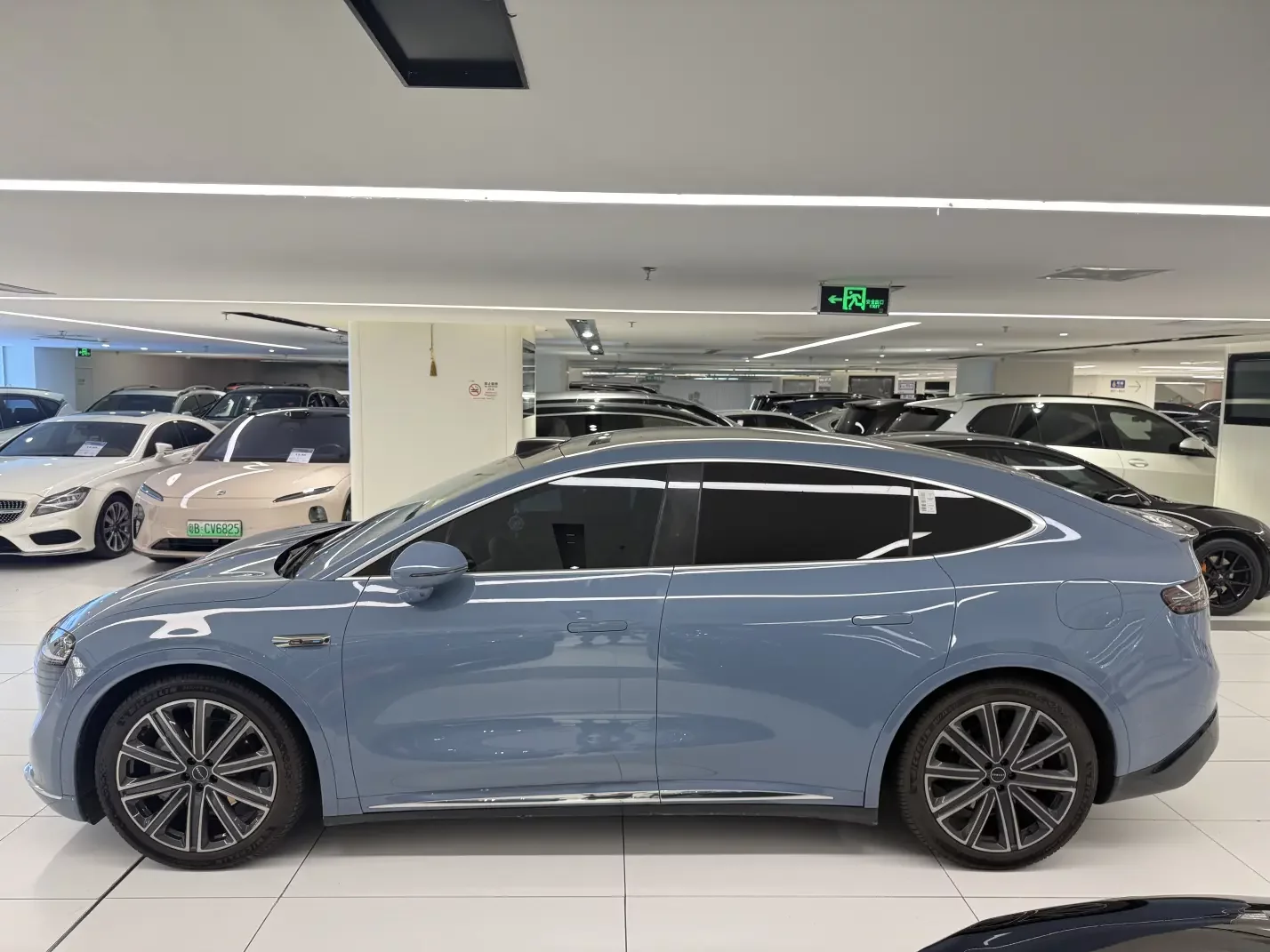 Luxeed Zhijie R7