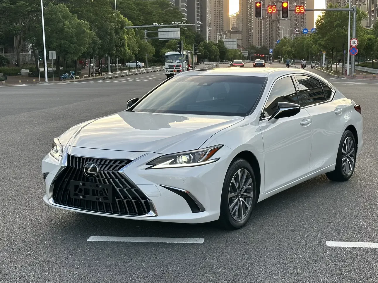 Lexus ES