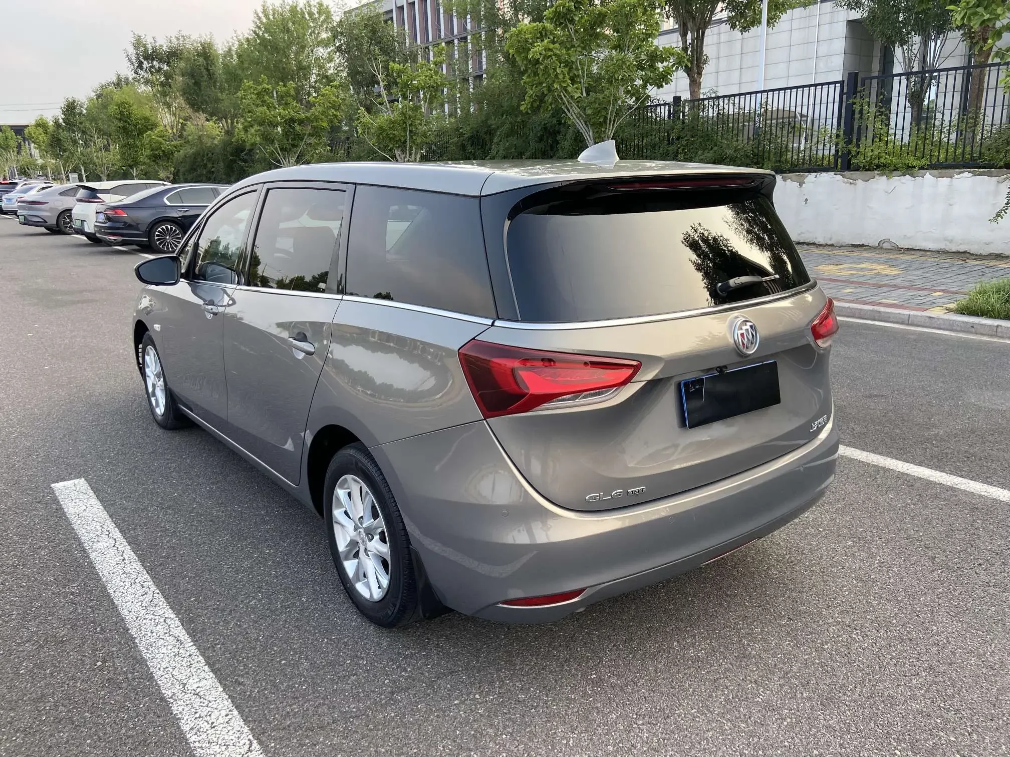 Buick GL6