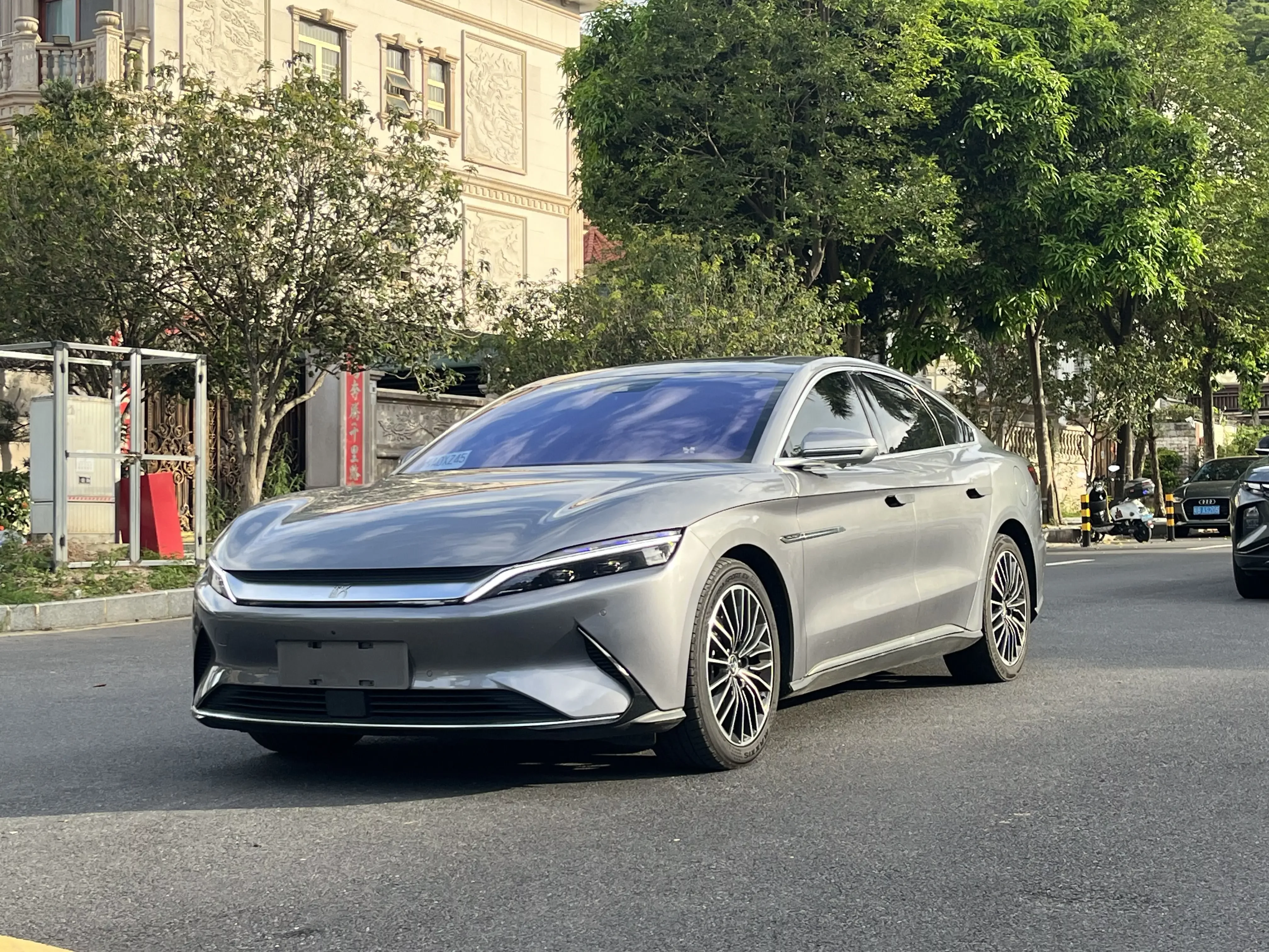 BYD Han EV