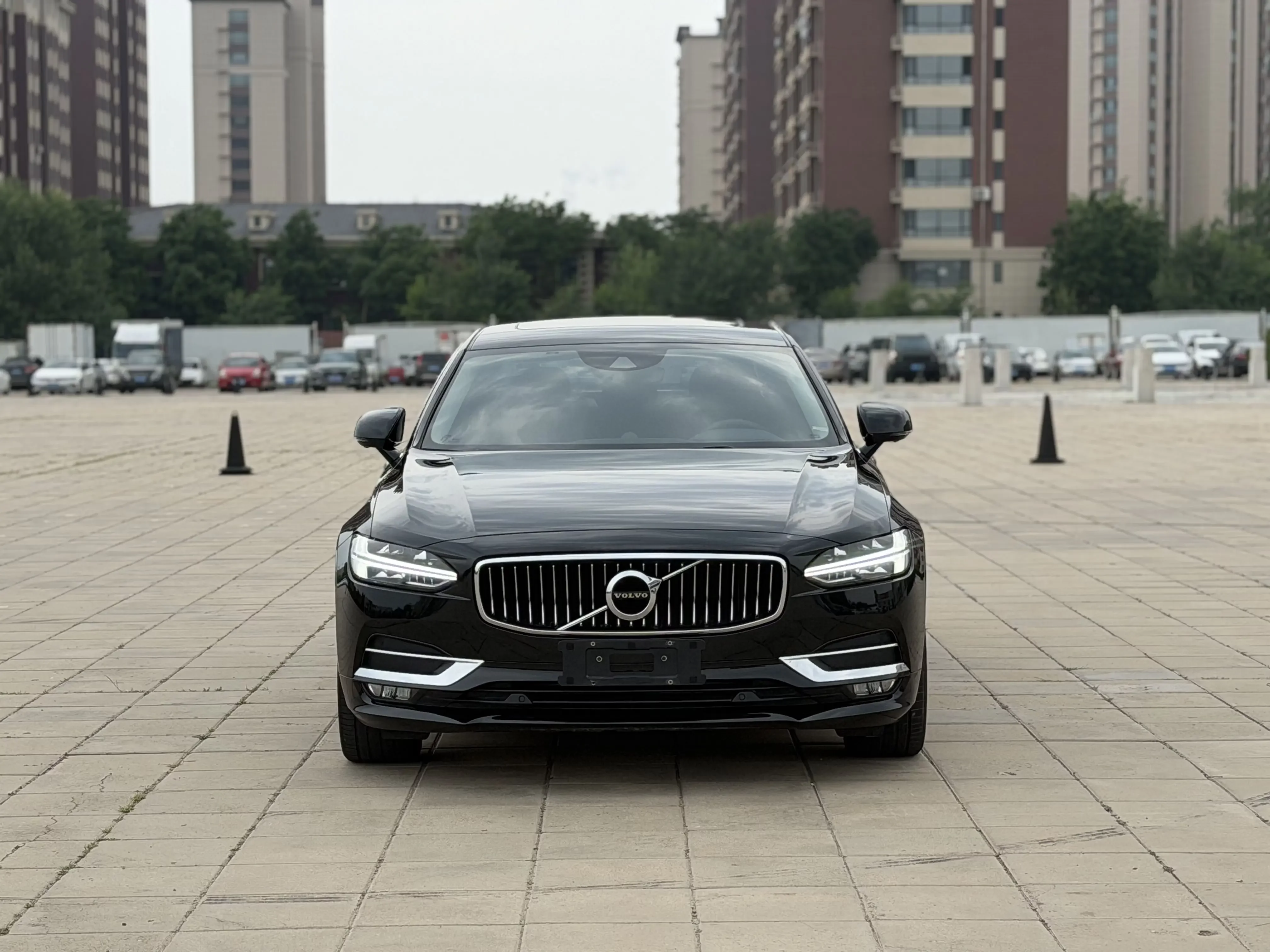 Volvo S90