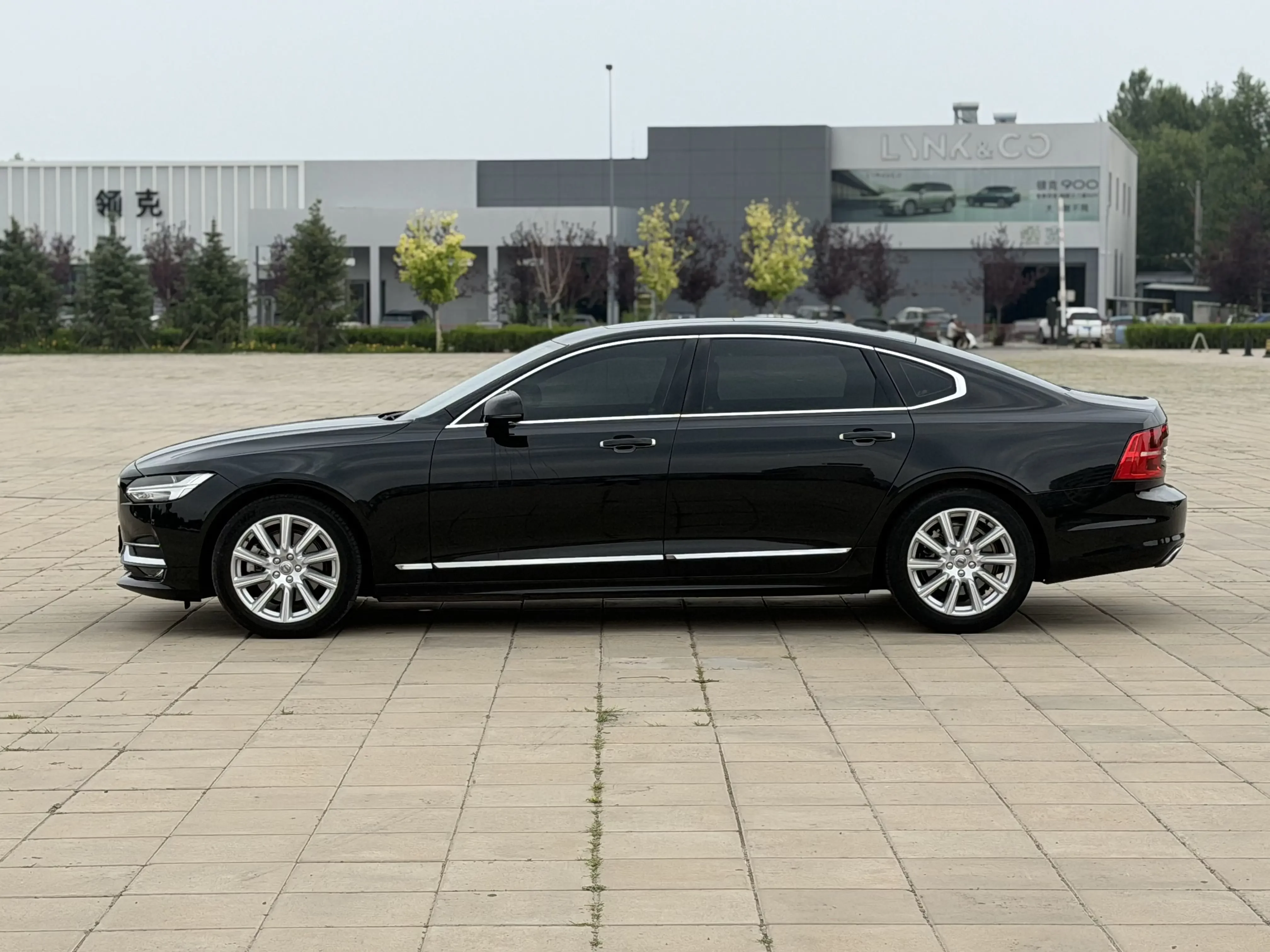 Volvo S90