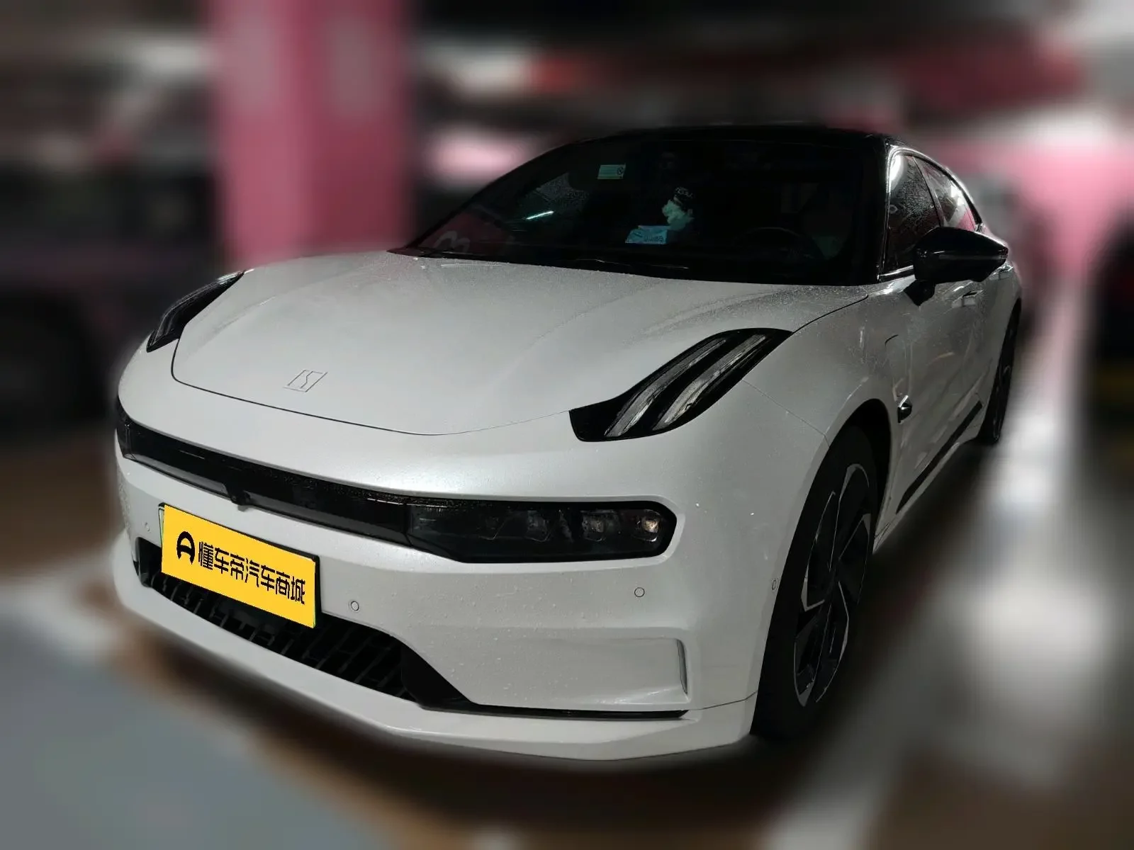 ZEEKR 001