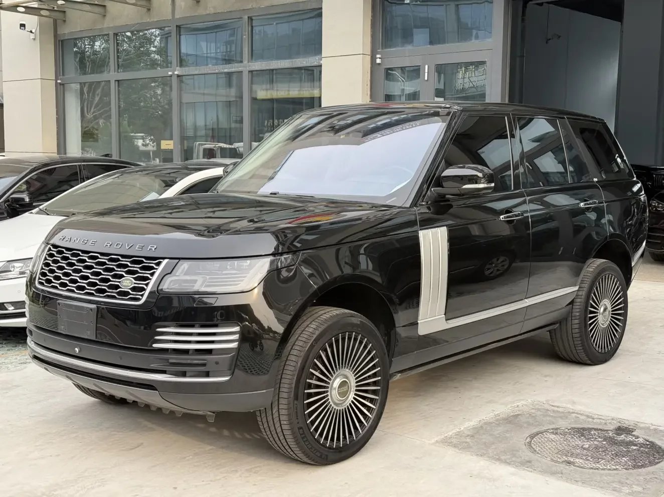 Land Rover range rover