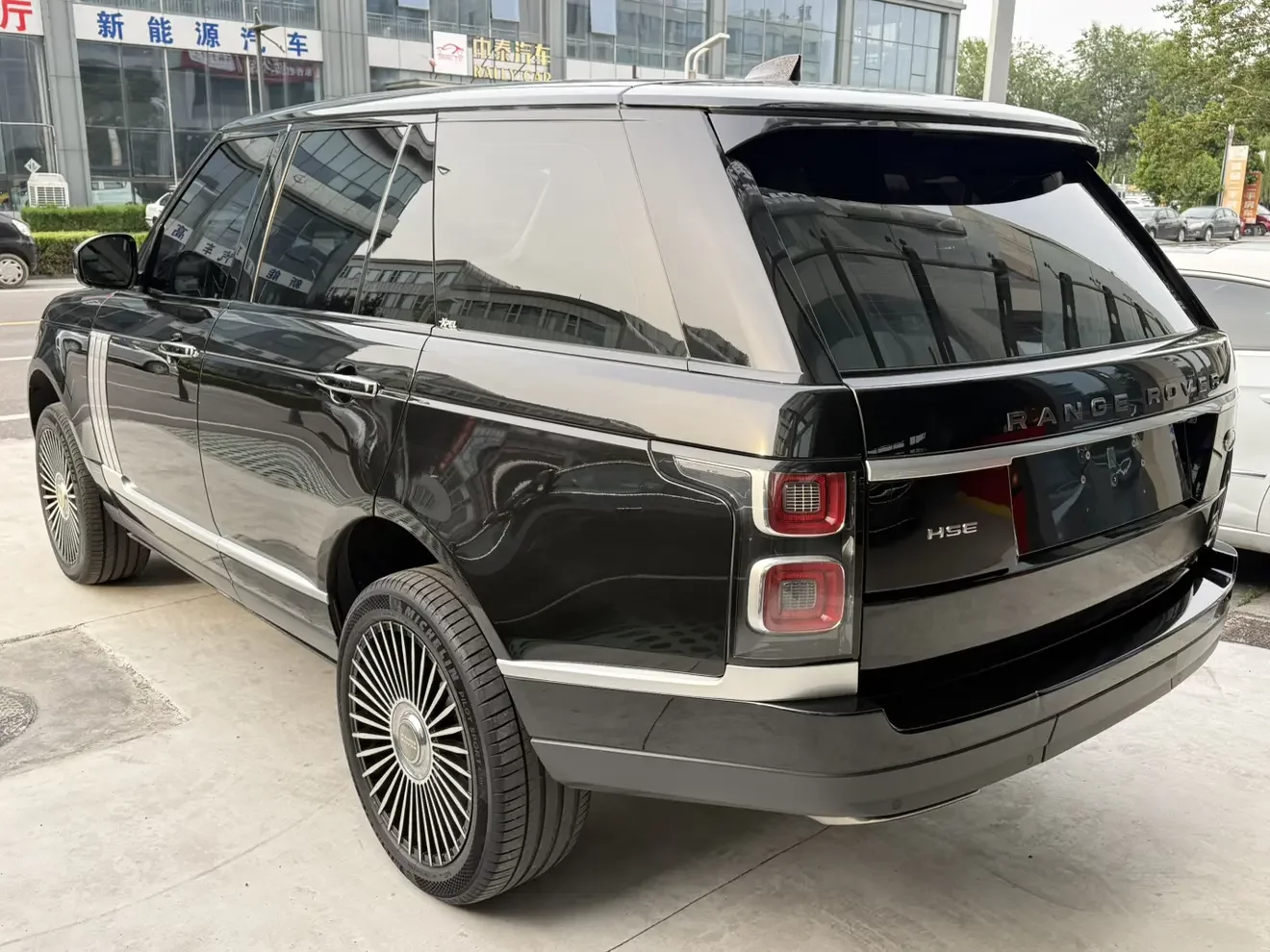 Land Rover range rover