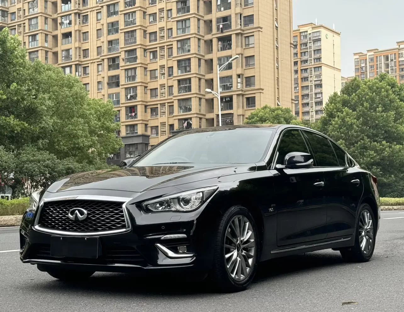 Infiniti Q50L