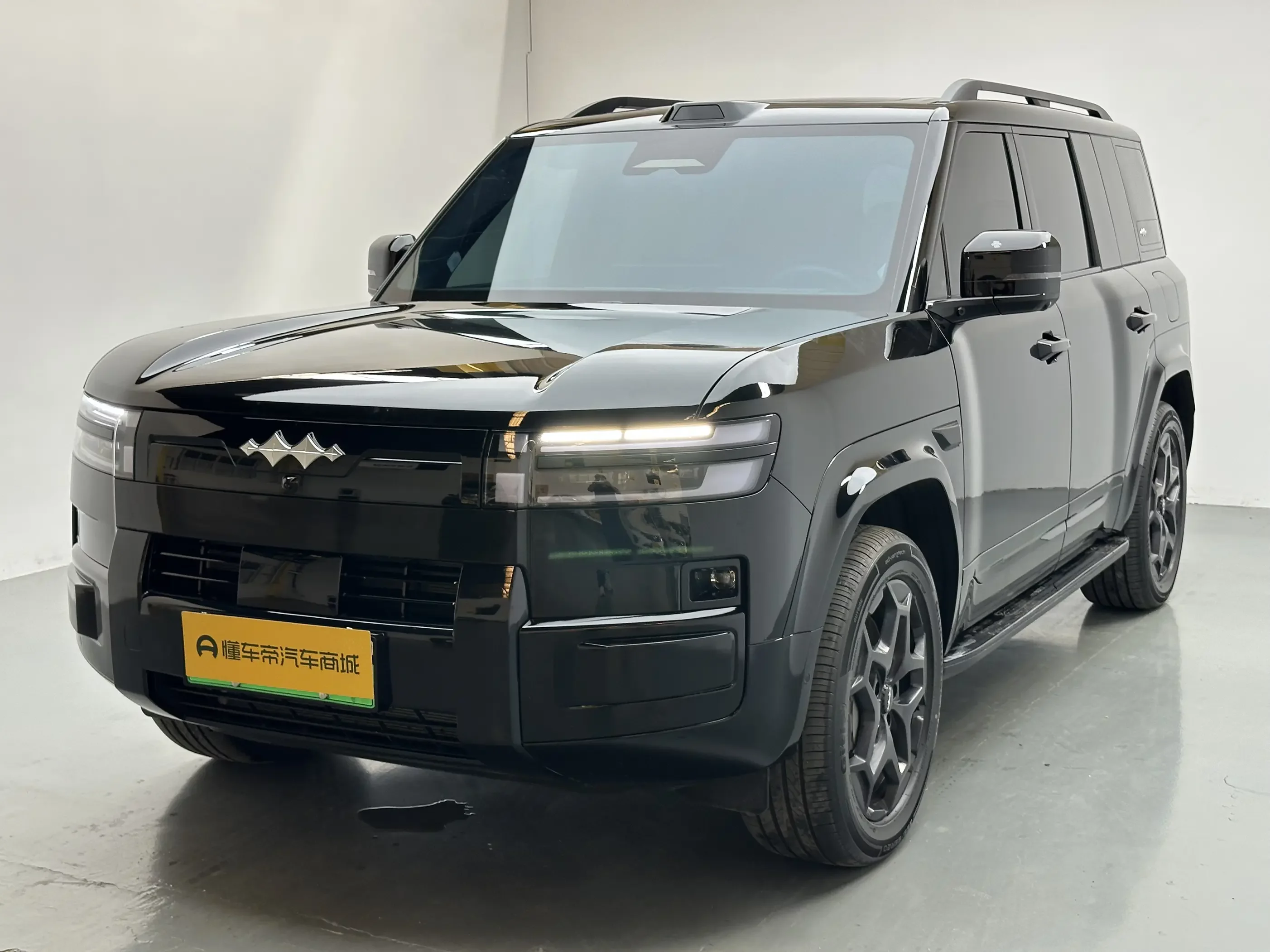 BYD Leopard Titanium 7 PHEV