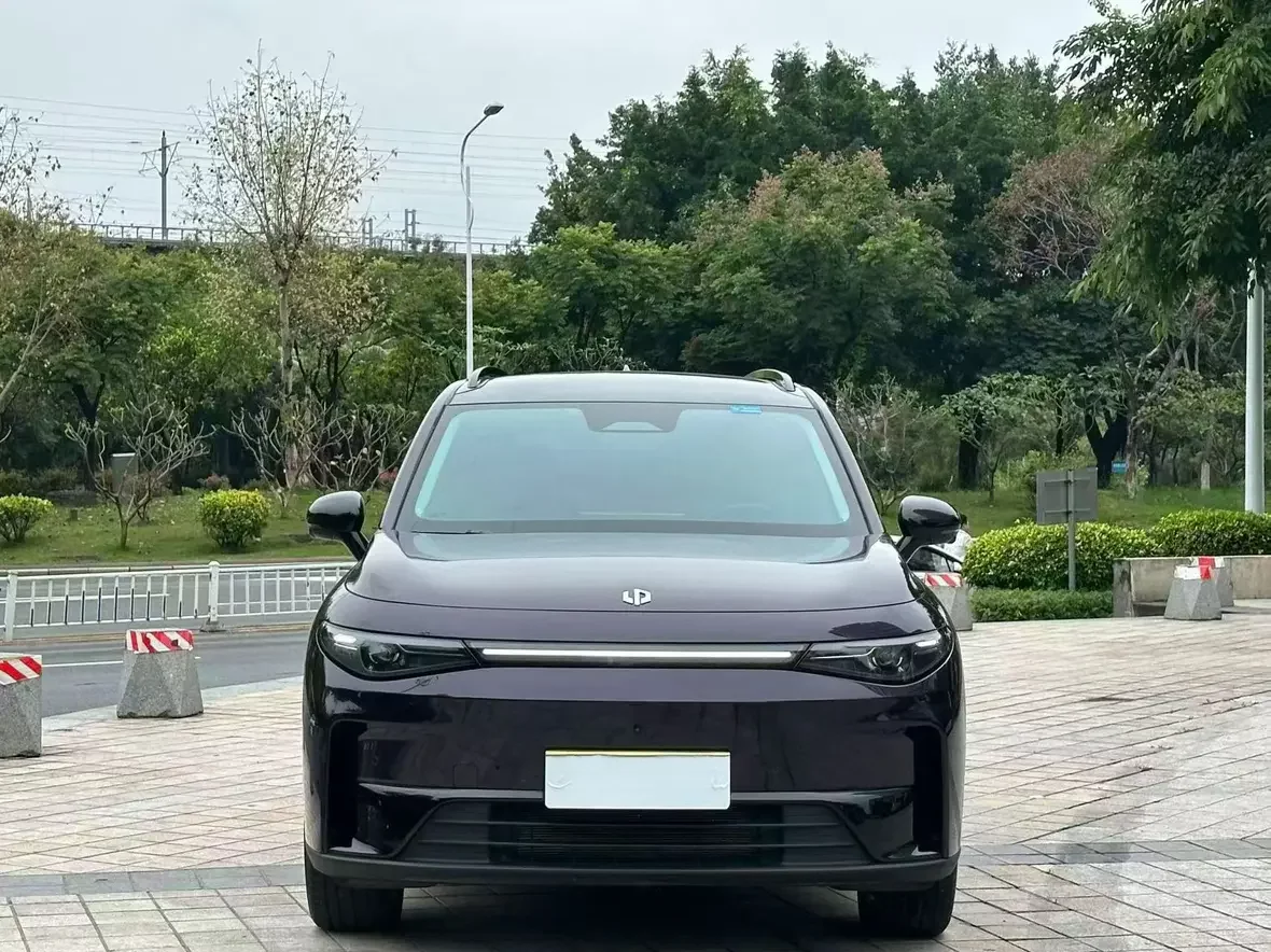 Leapmotor C16