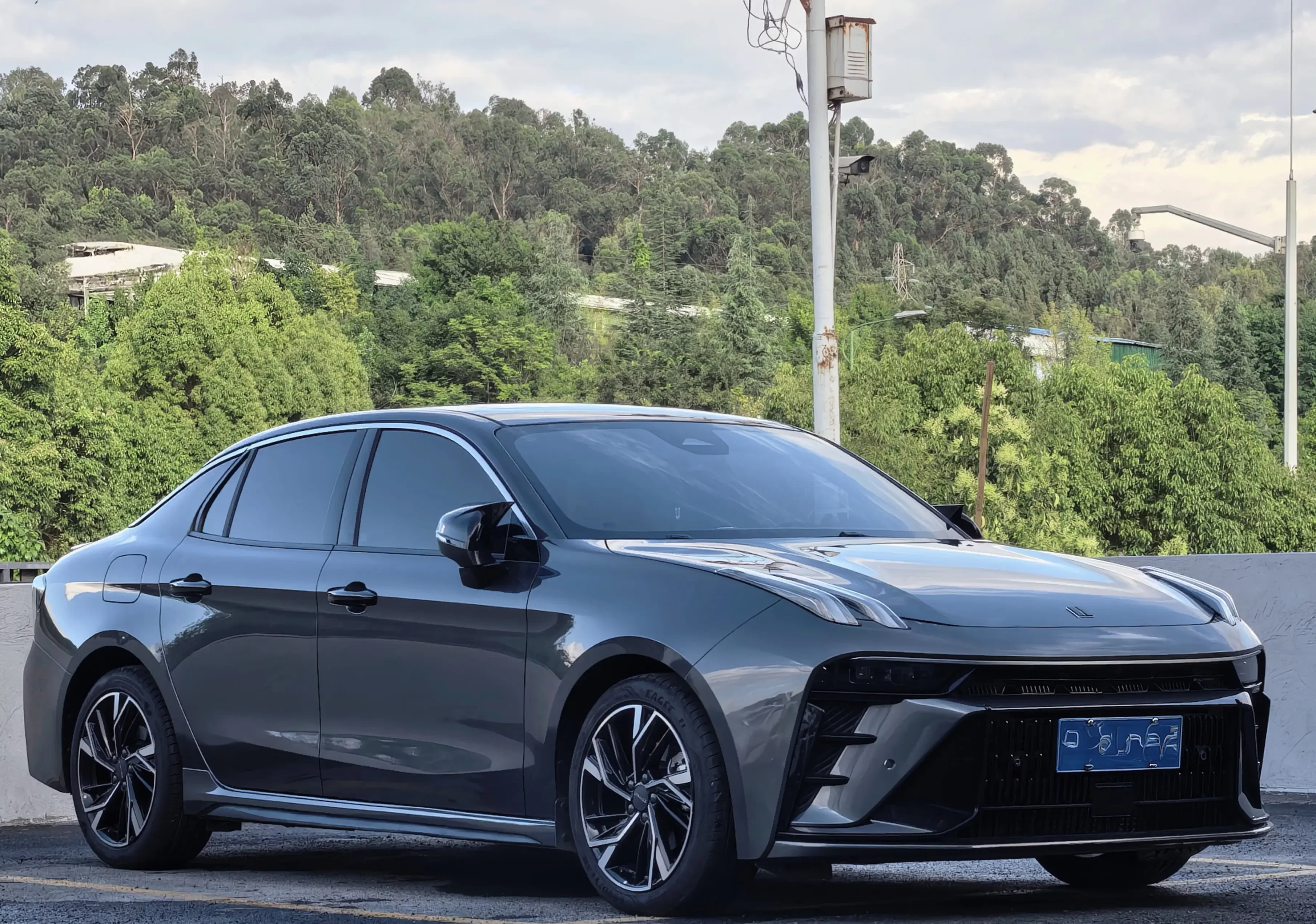 Lynk & Co 03