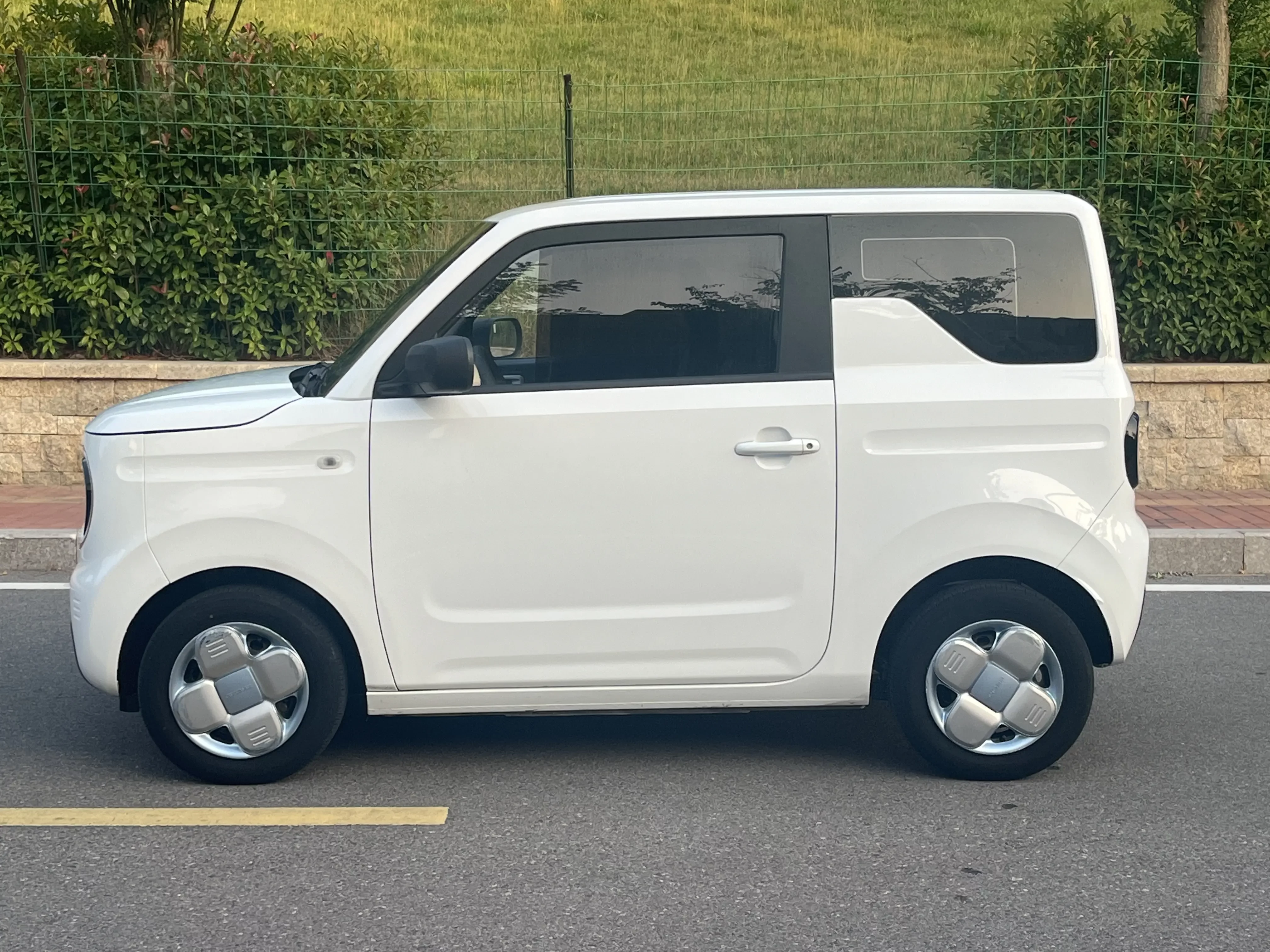 Geely panda