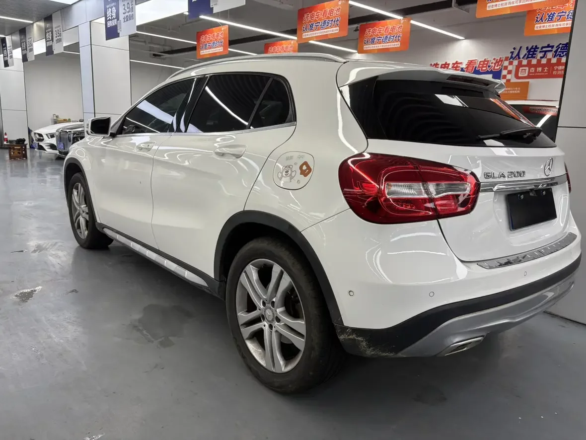 Mercedes-Benz GLA