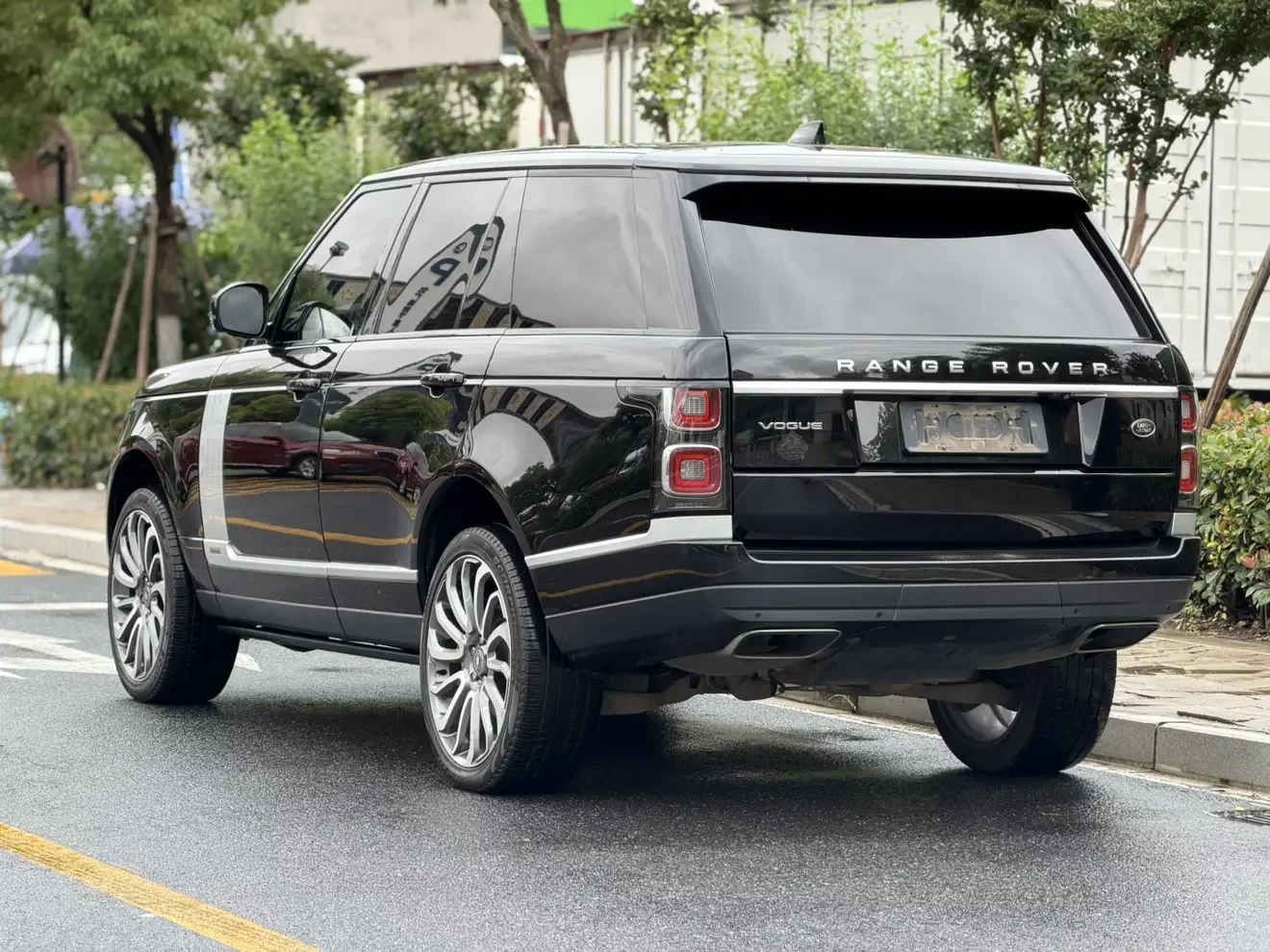 Land Rover range rover