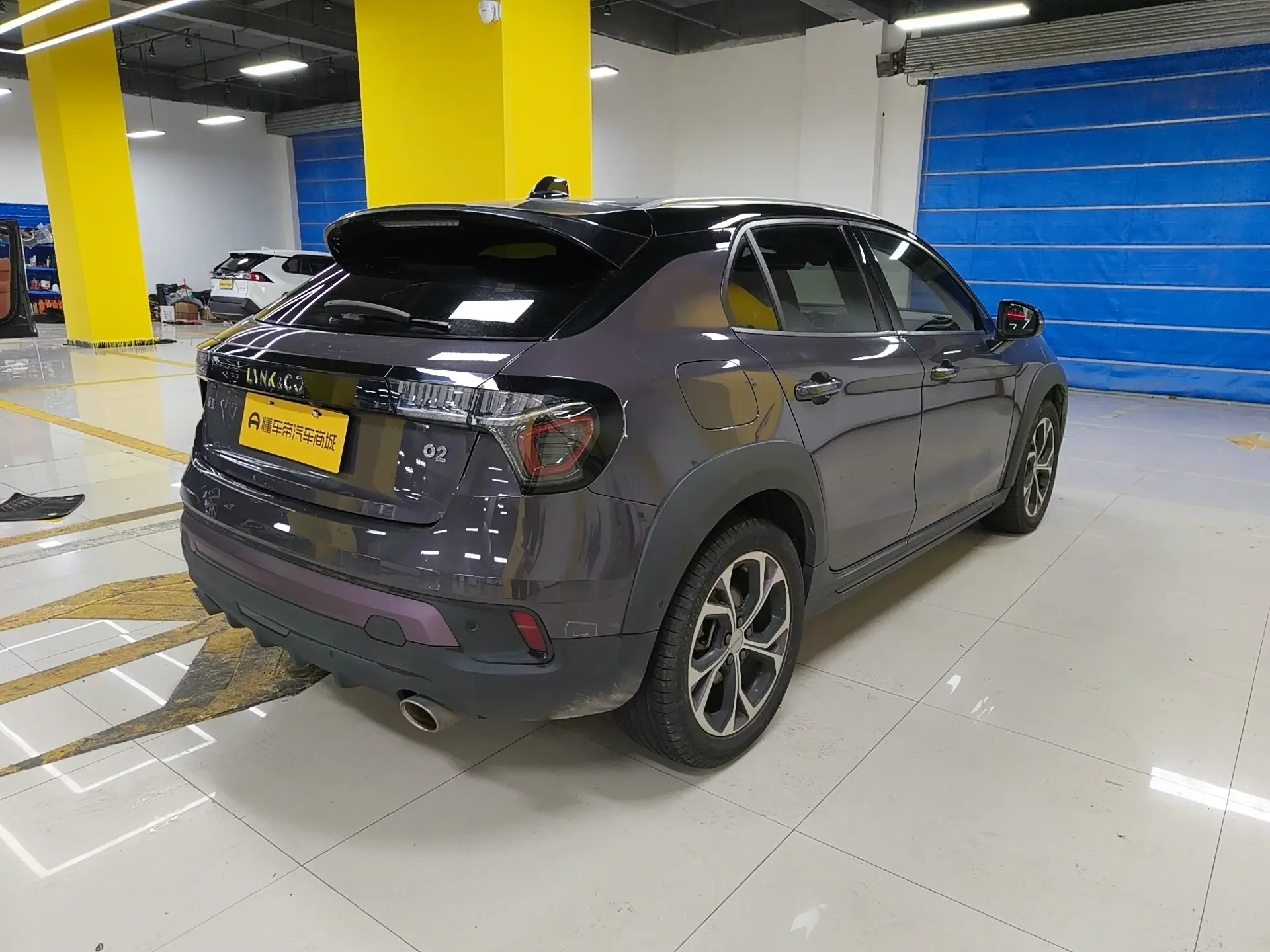 Lynk & Co 02