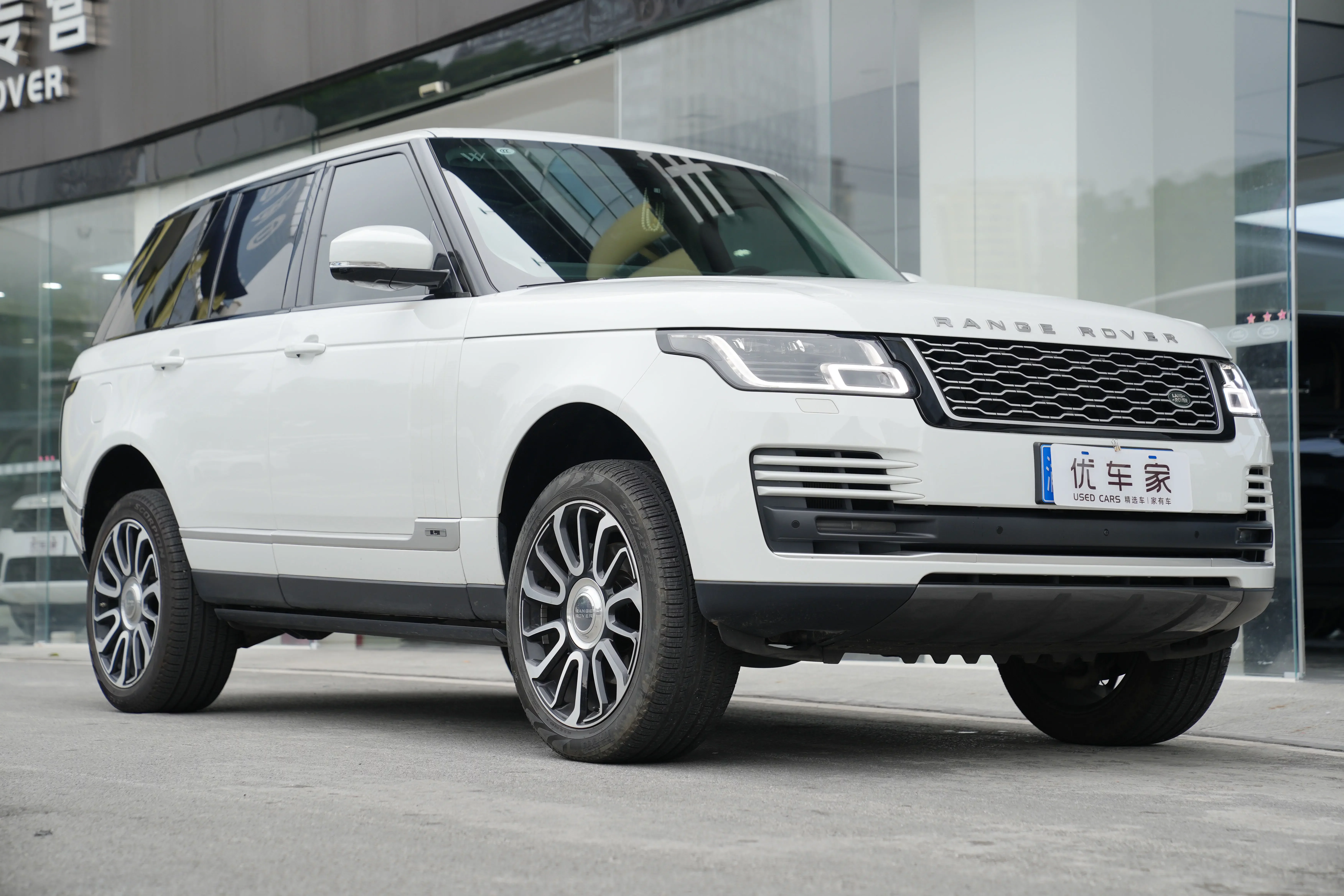 Land Rover range rover
