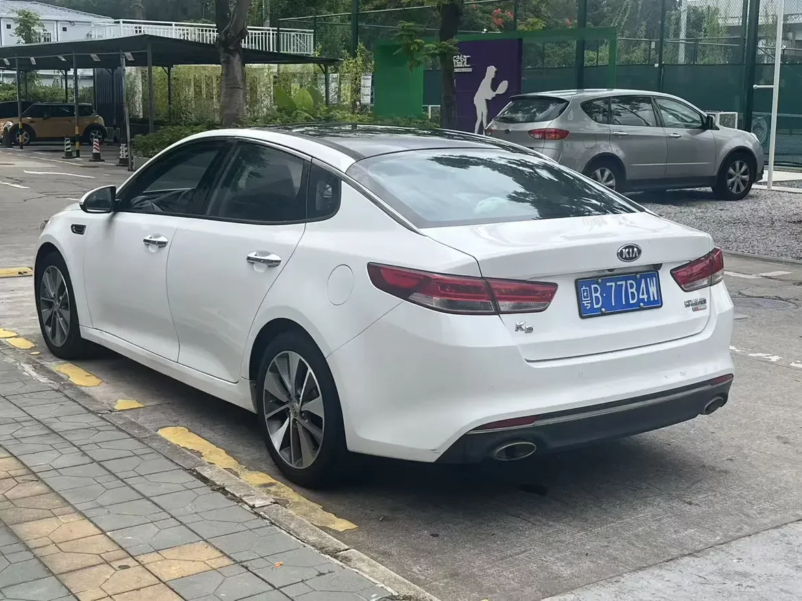 Kia K5