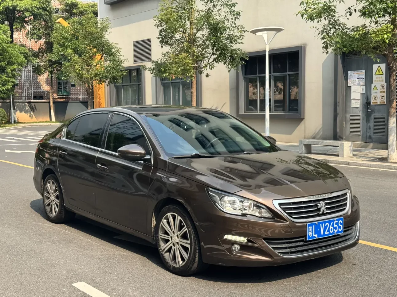 Peugeot 408