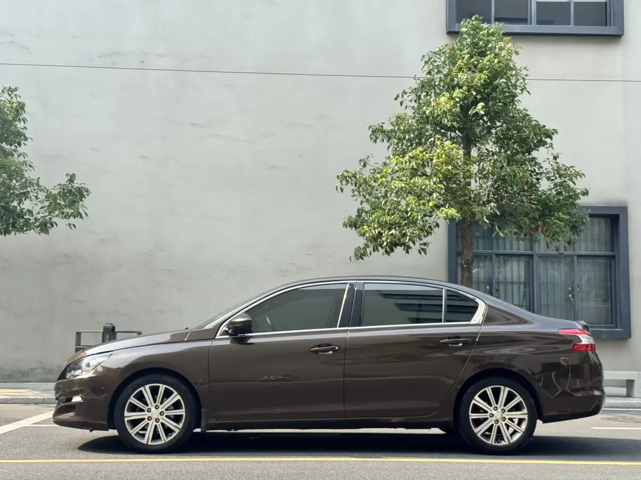 Peugeot 408