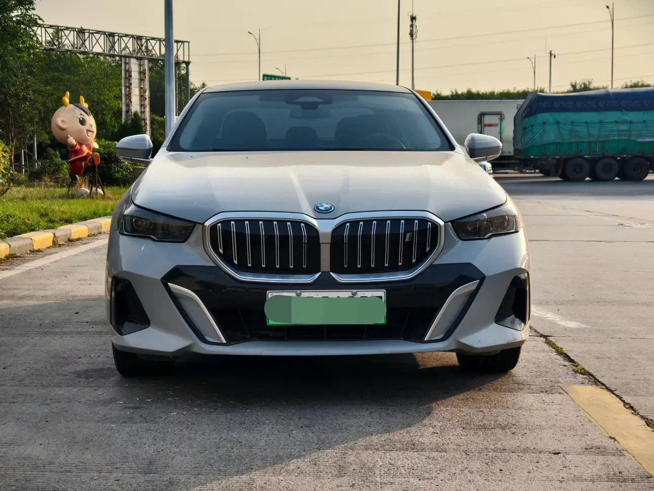 BMW i5