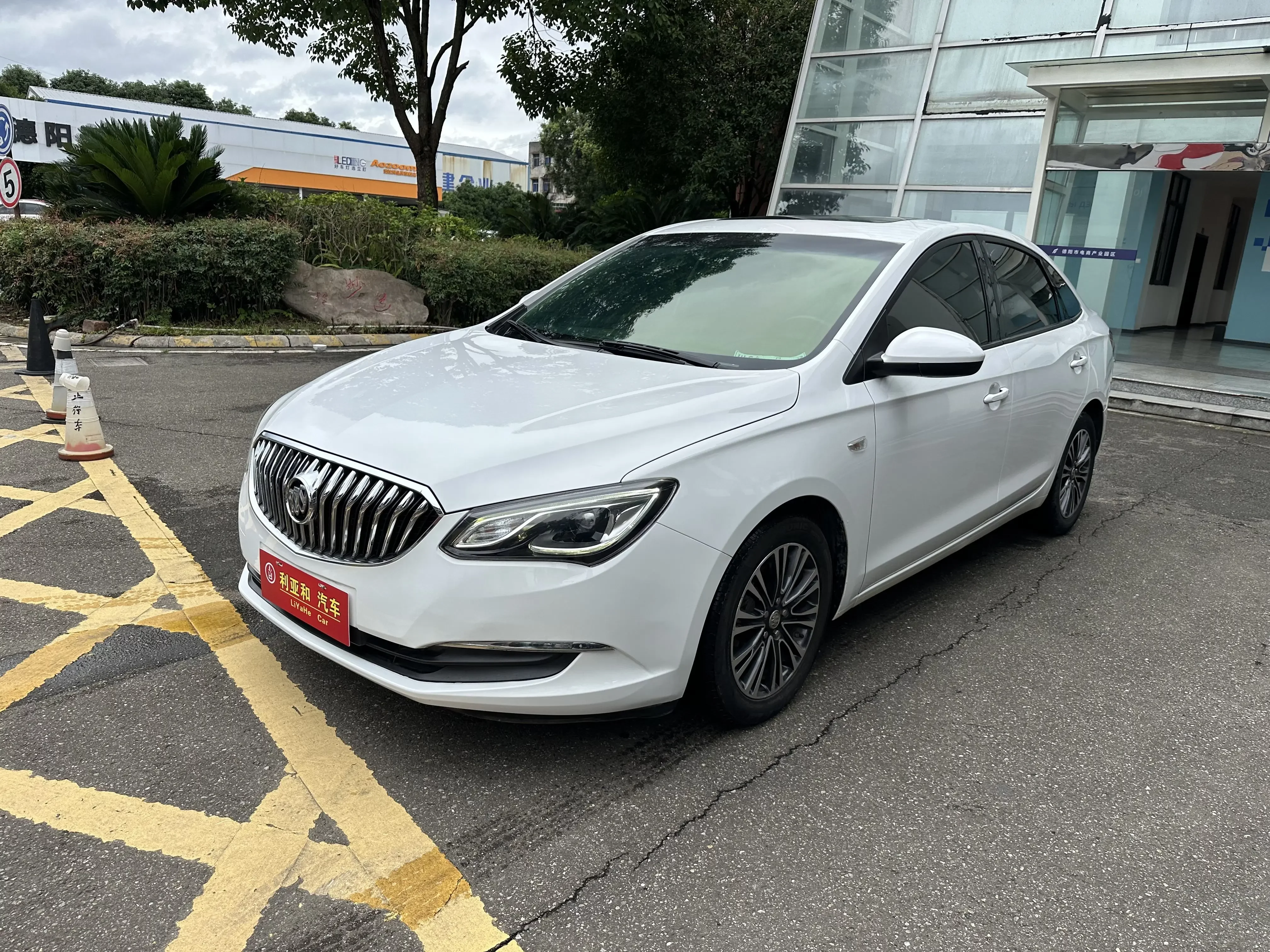Buick Yinglang