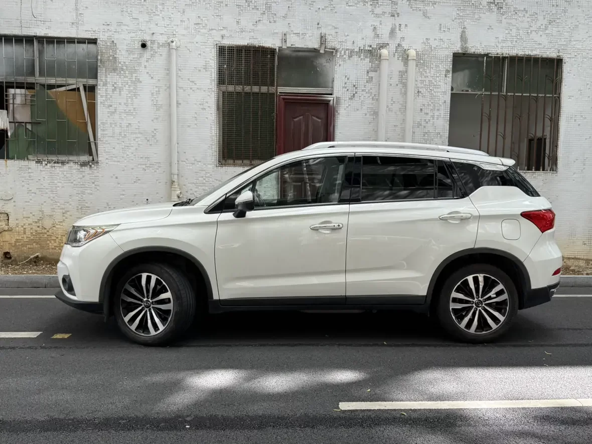 GAC Trumpchi GS4 PHEV