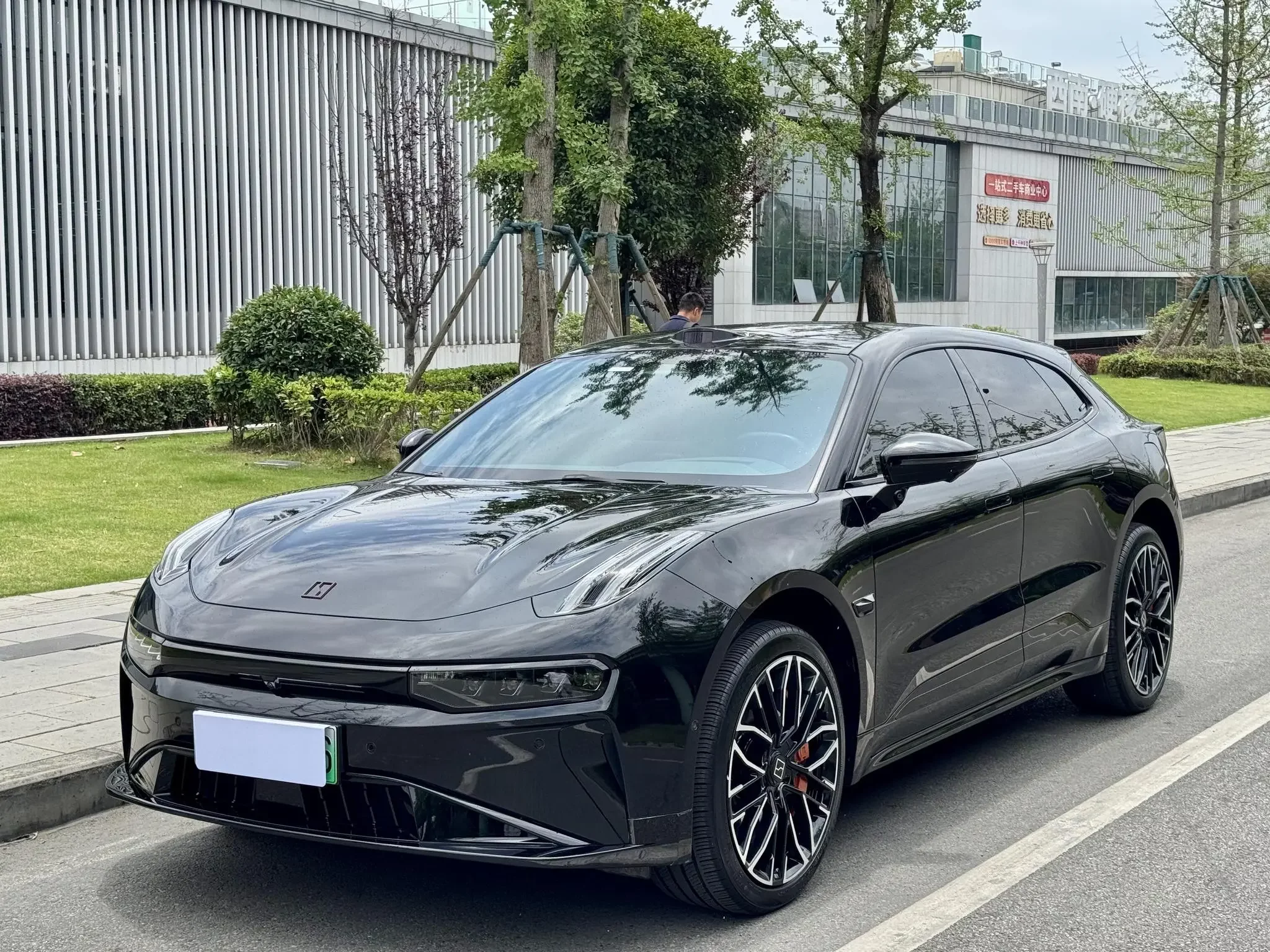 ZEEKR 001