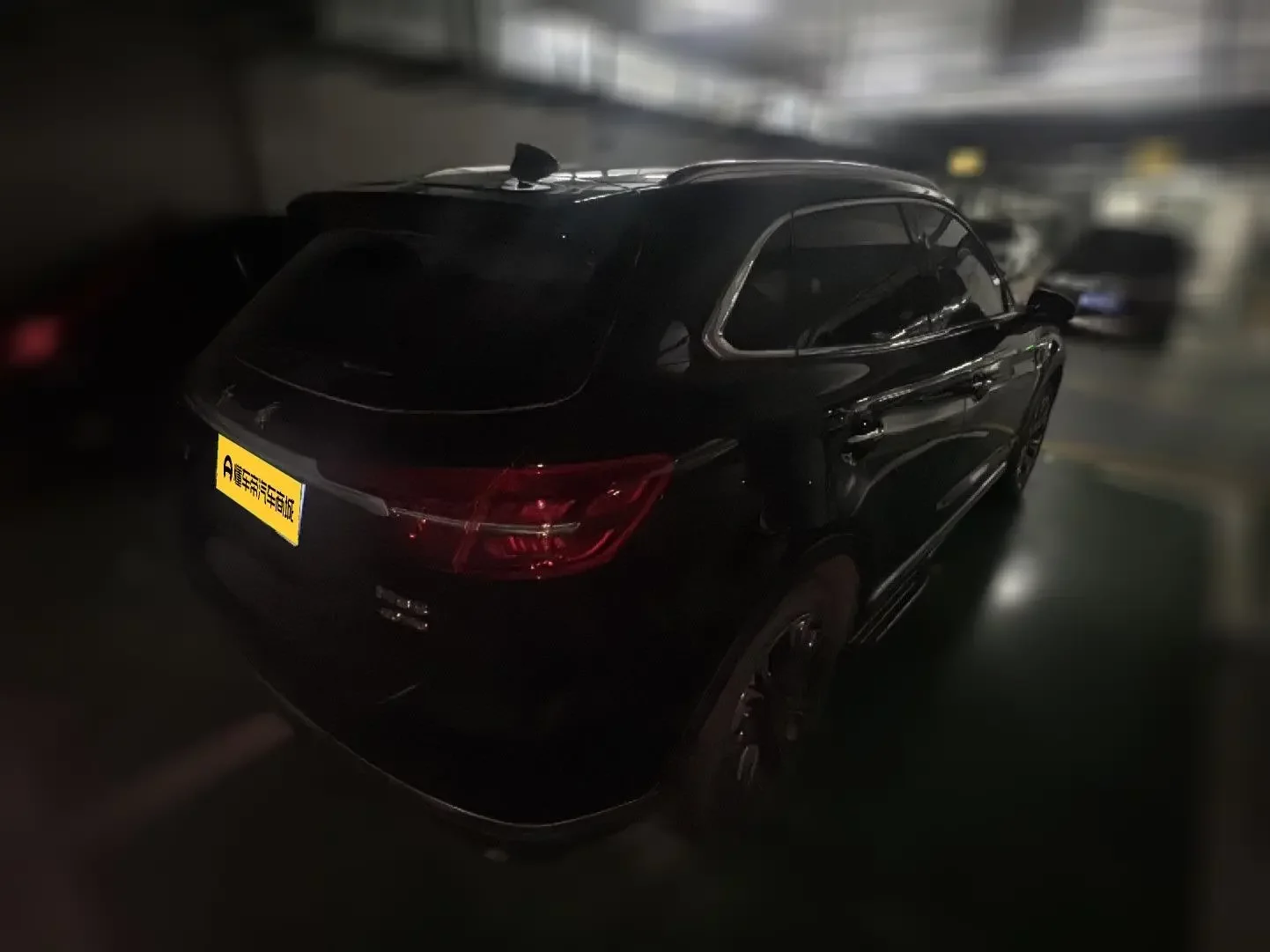 Hongqi HS5