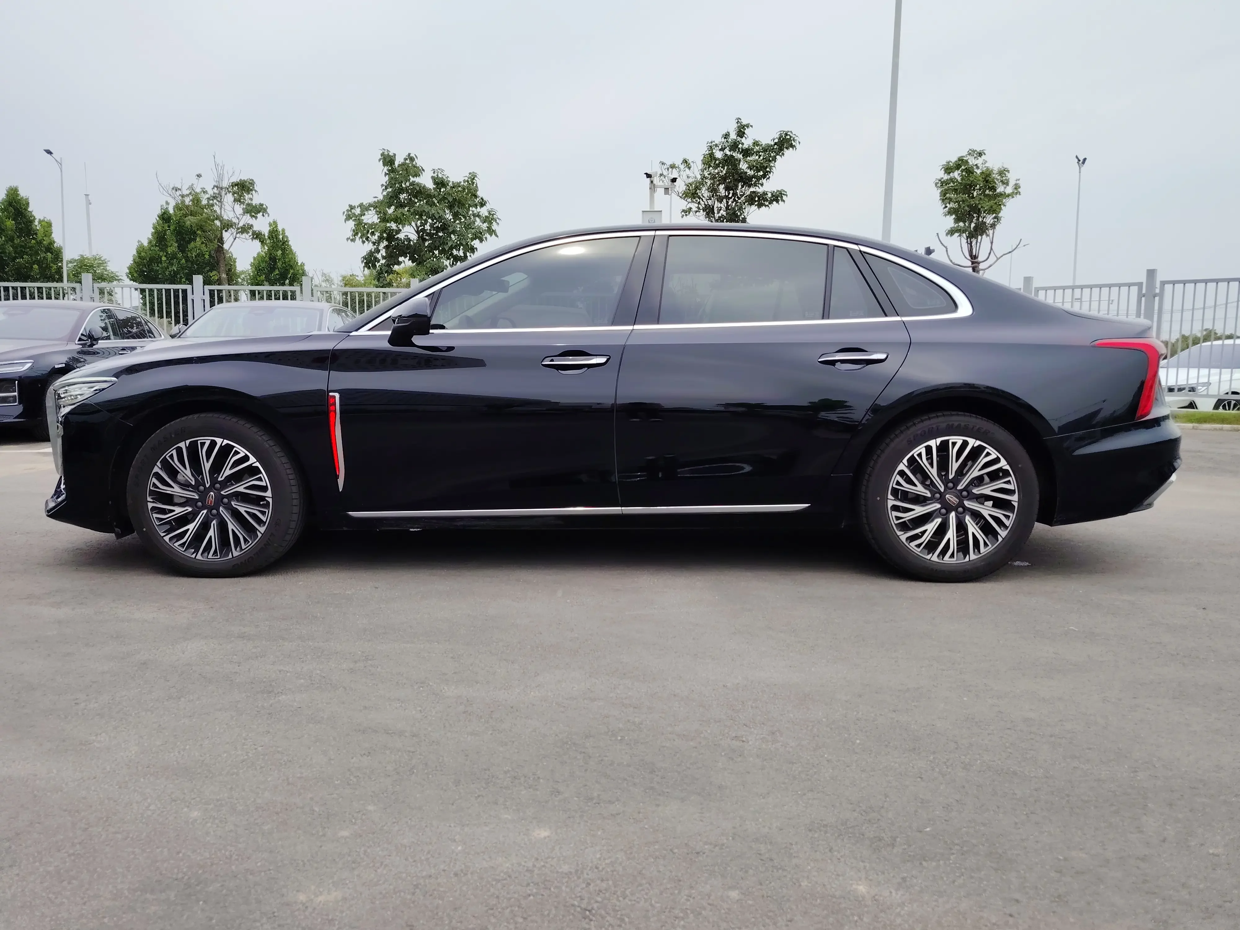 Hongqi H5