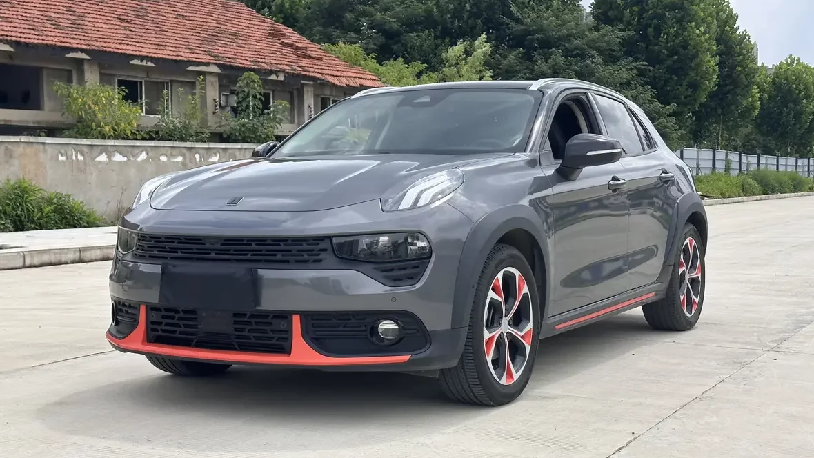 Lynk & Co 02