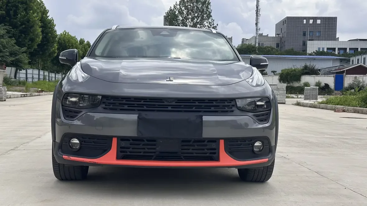 Lynk & Co 02