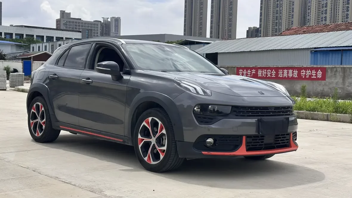 Lynk & Co 02