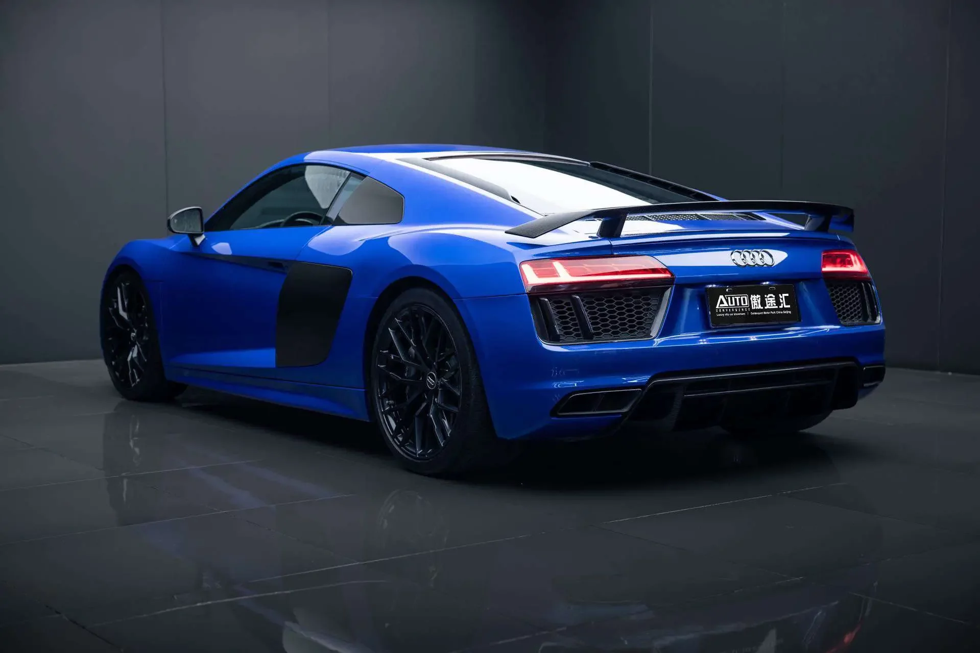 Audi R8