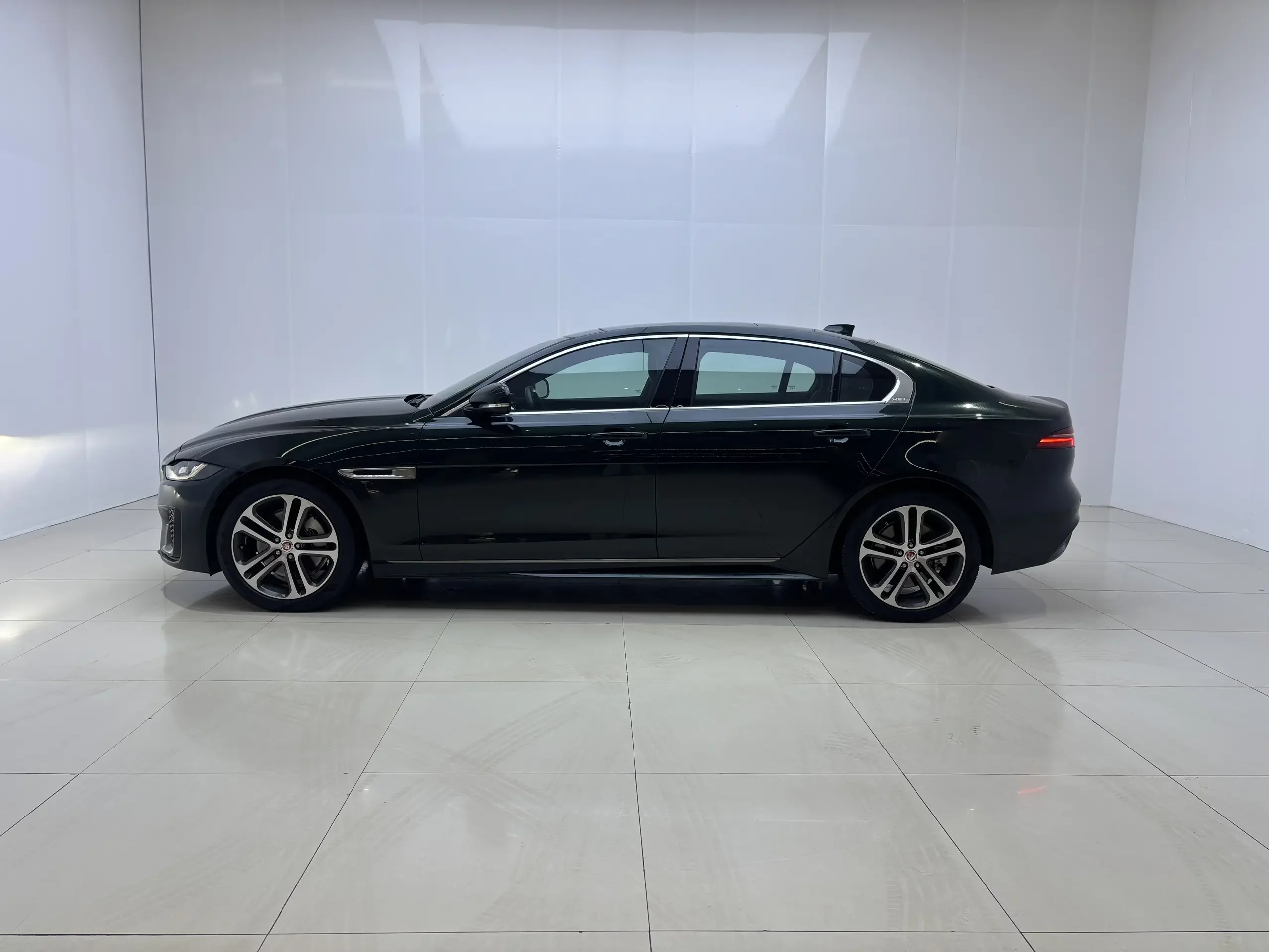 Jaguar XEL