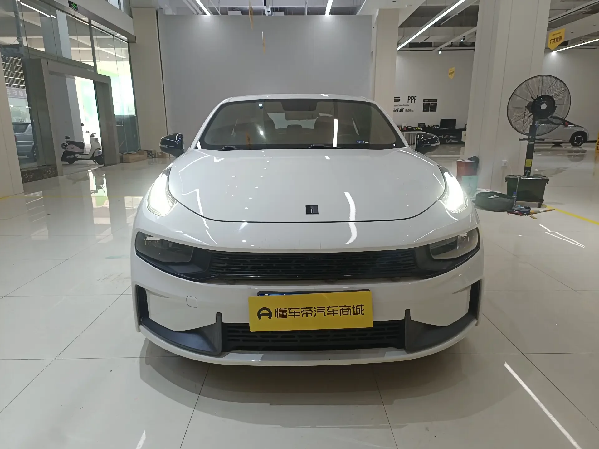 Lynk & Co 03
