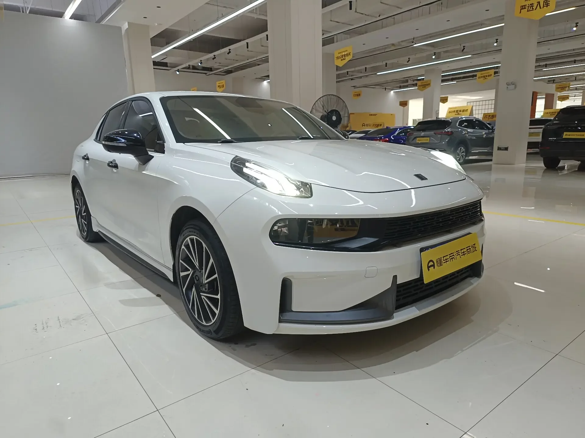 Lynk & Co 03