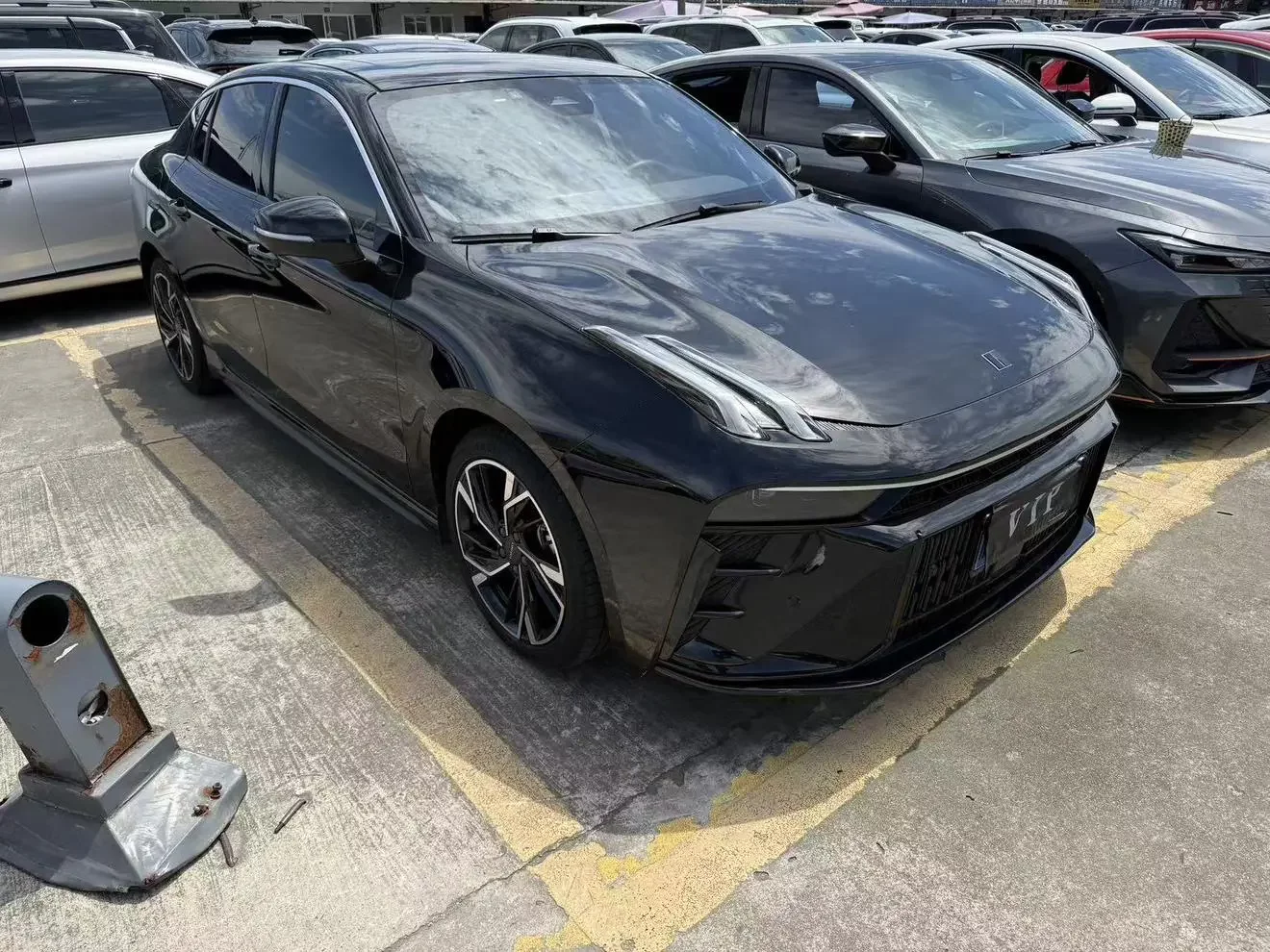 Lynk & Co 03