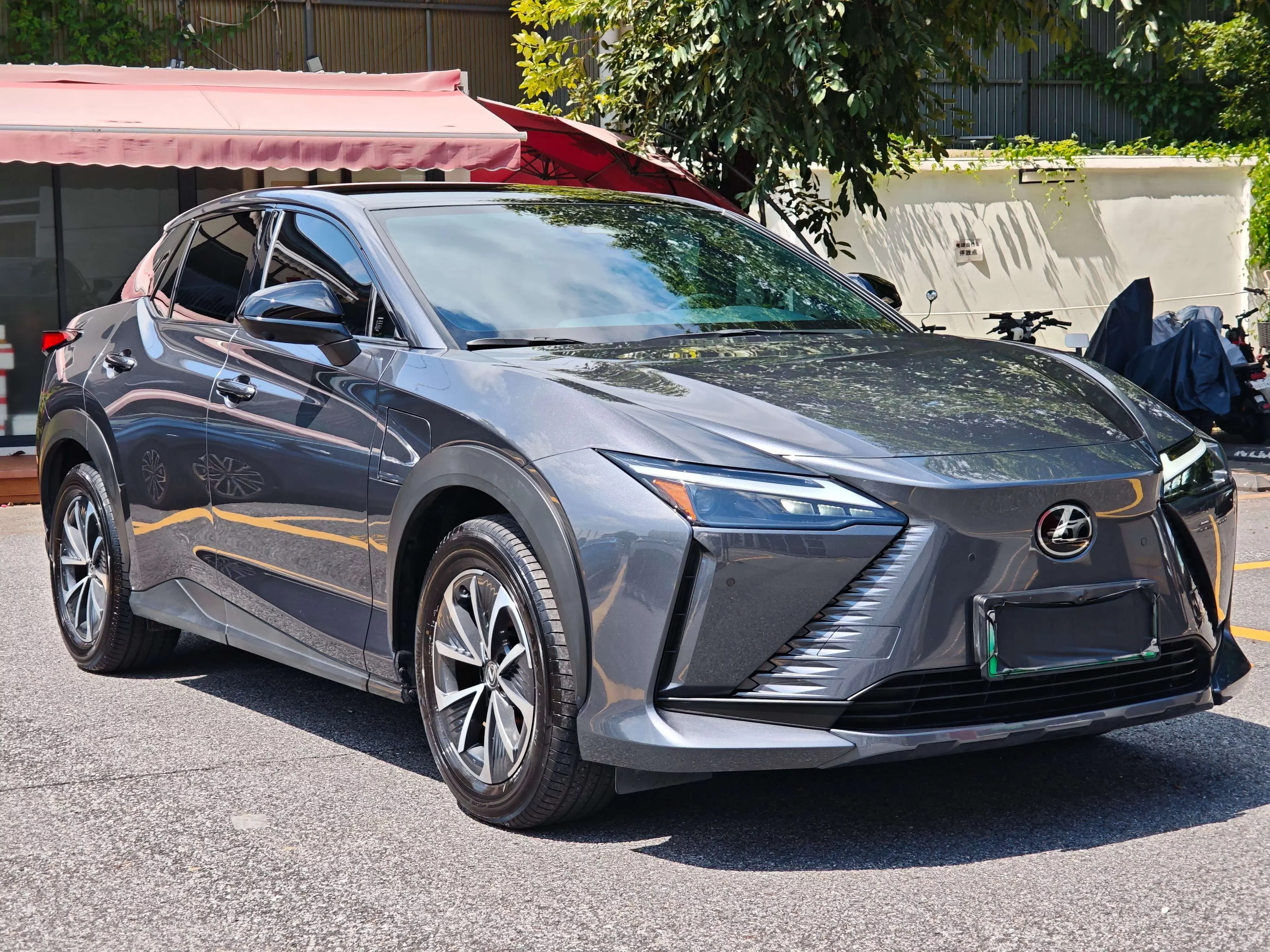 Lexus RZ