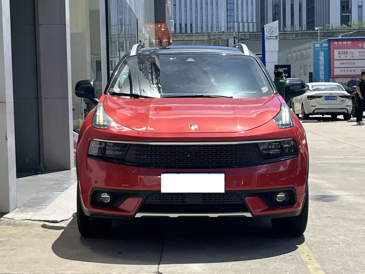 Lynk & Co 01
