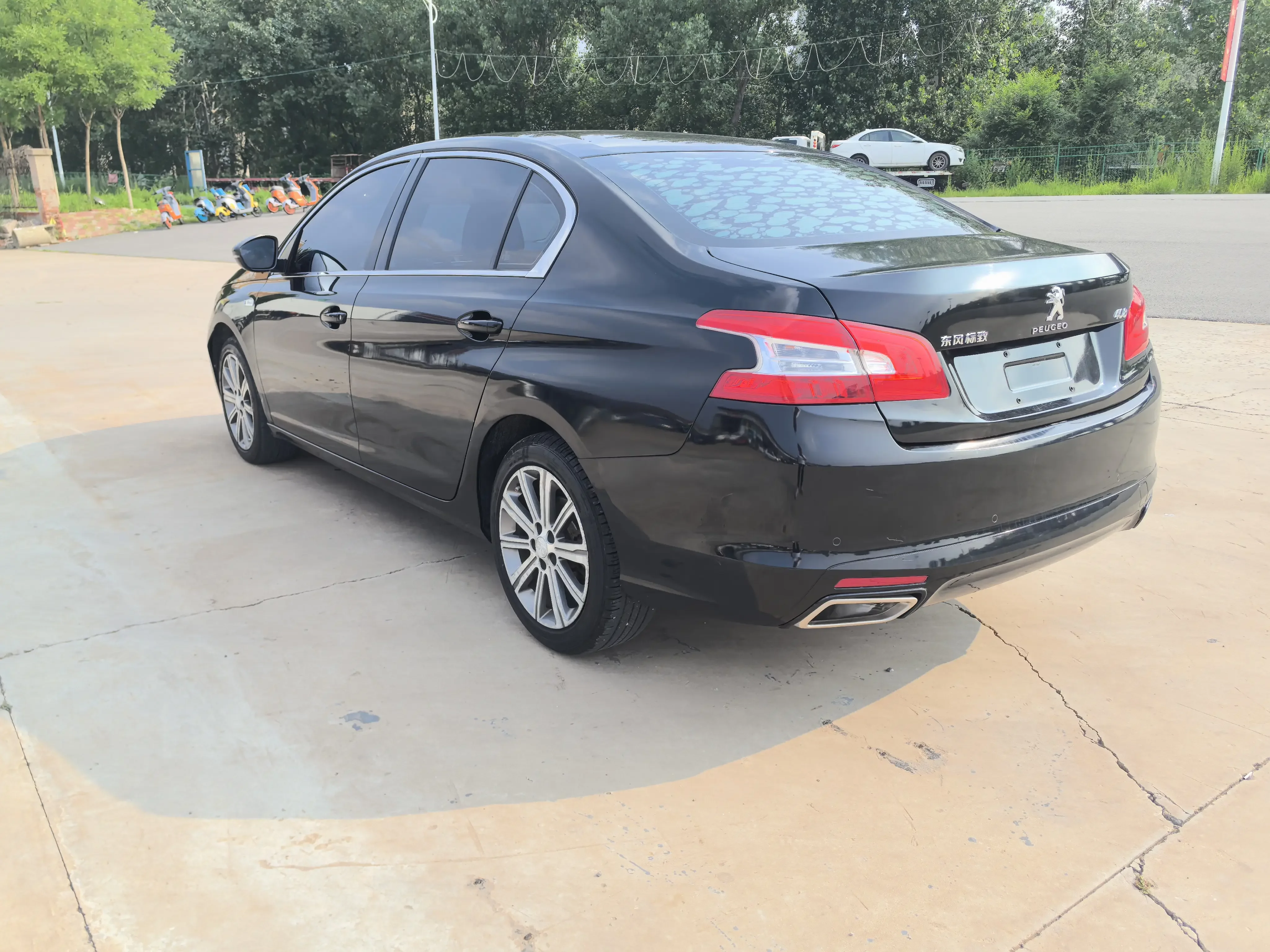 Peugeot 408