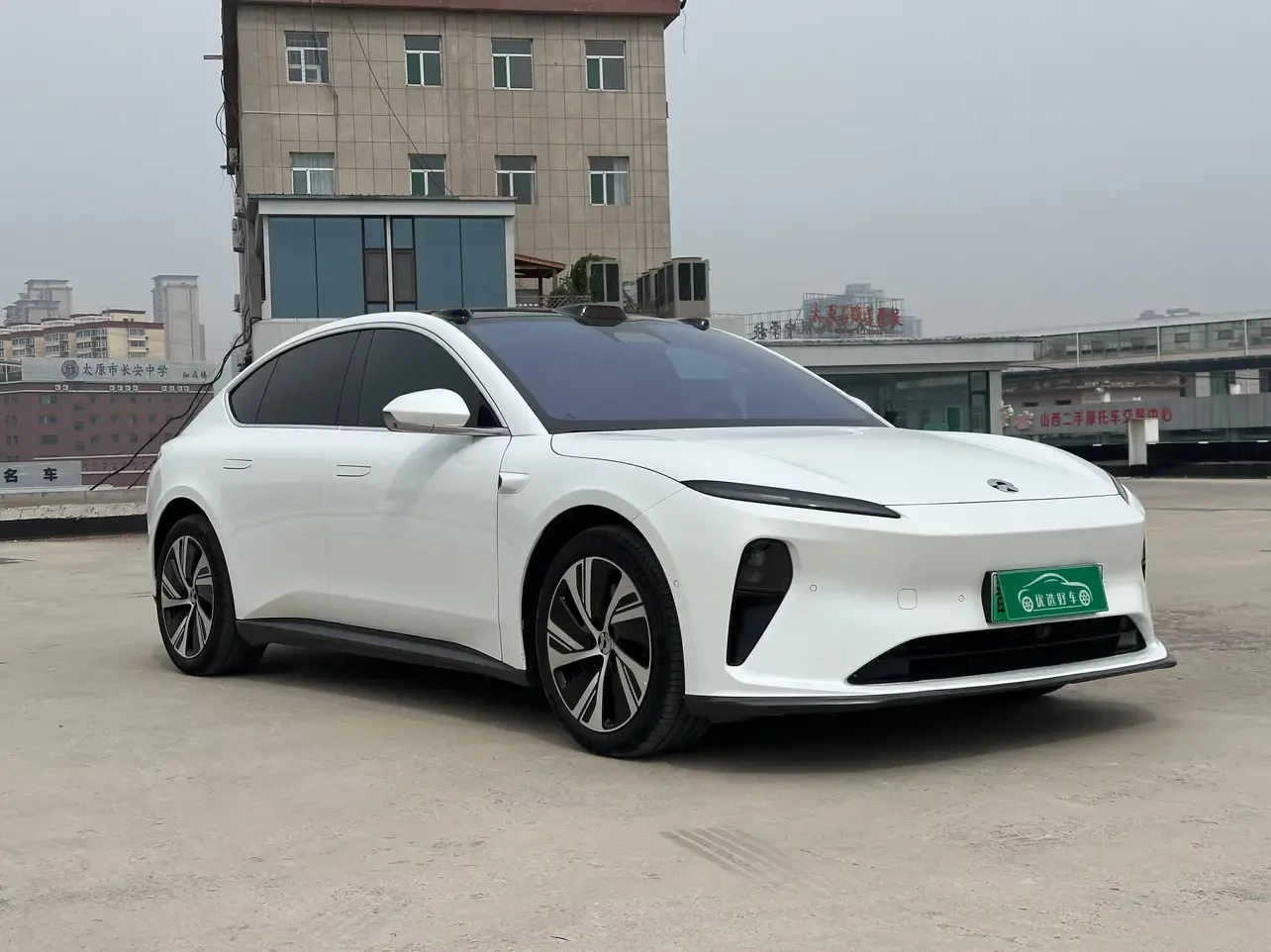 NIO ET5