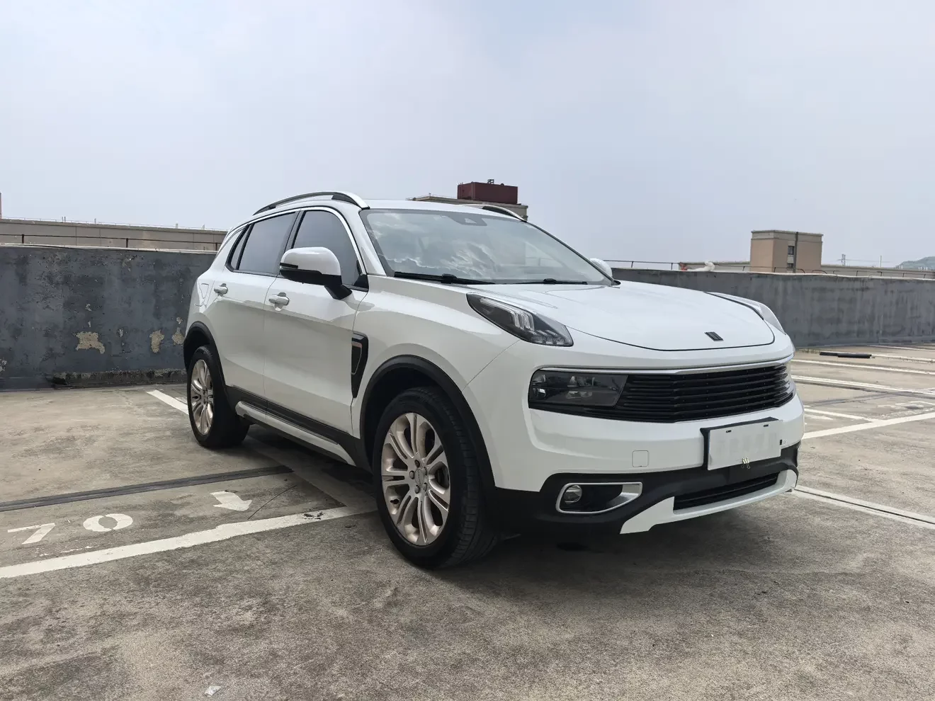 Lynk & Co 01