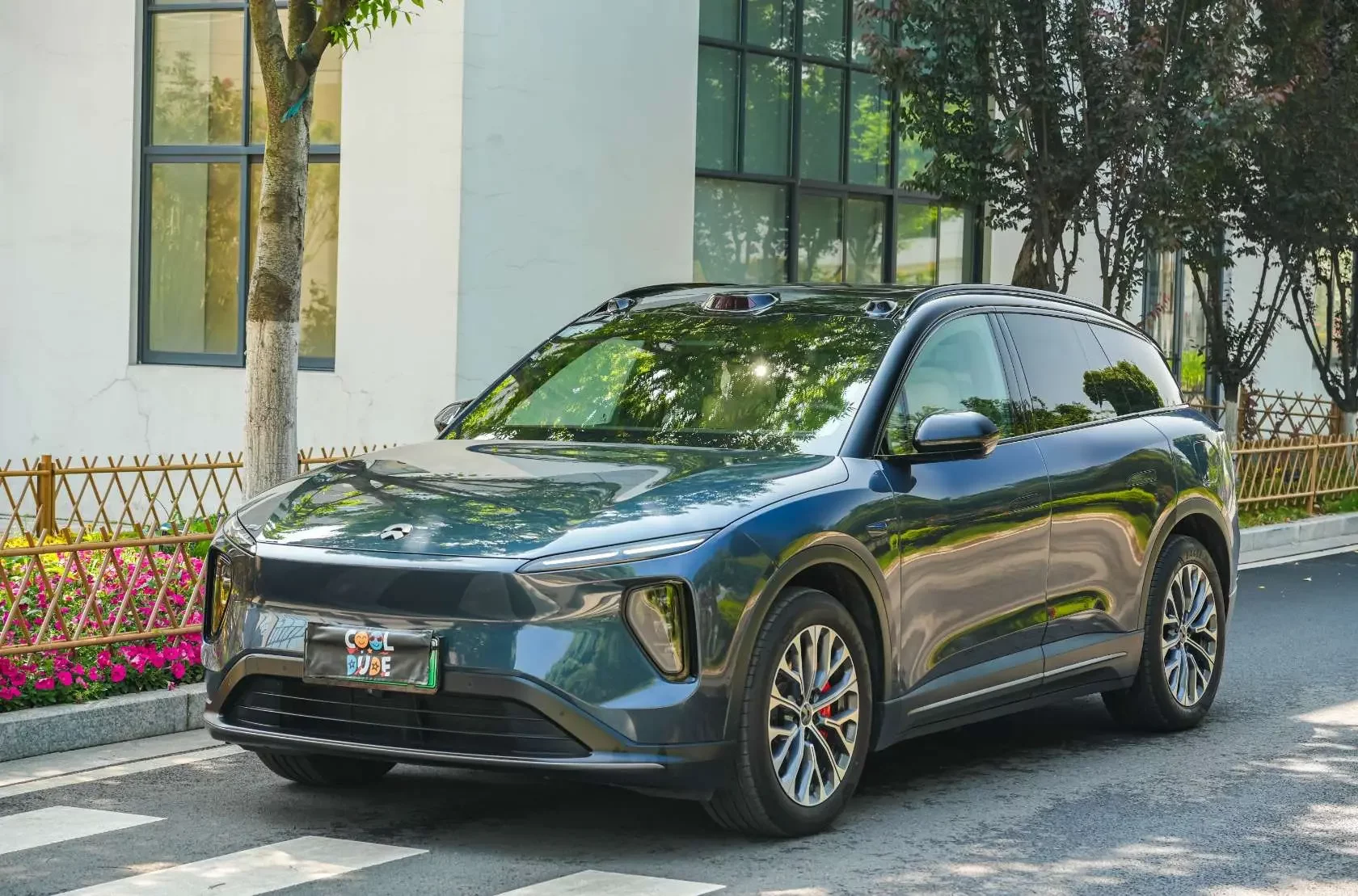 NIO ES6
