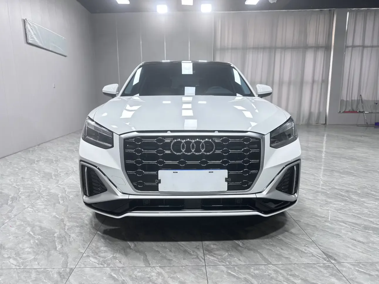 Audi Q2L