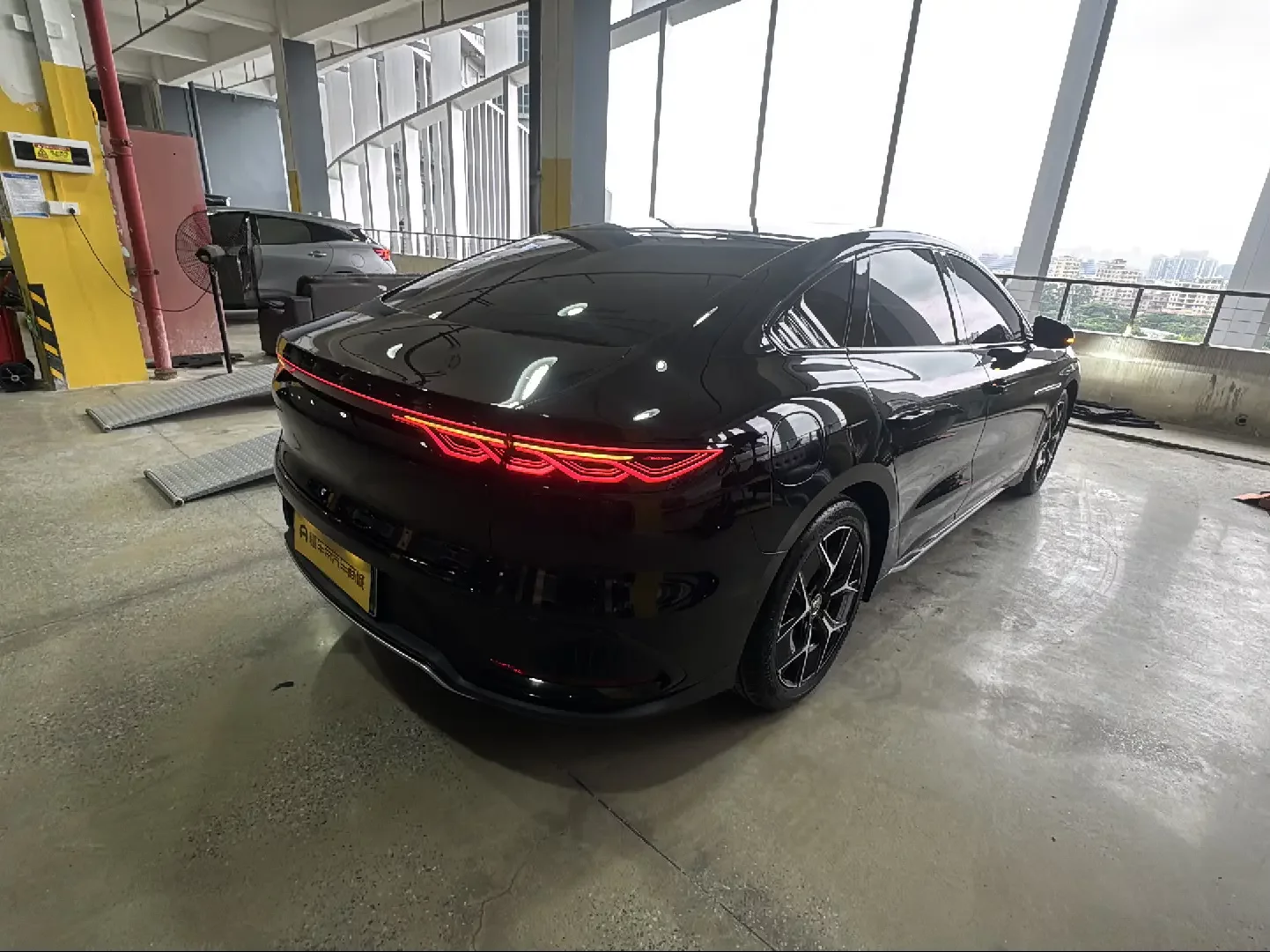 BYD Han EV