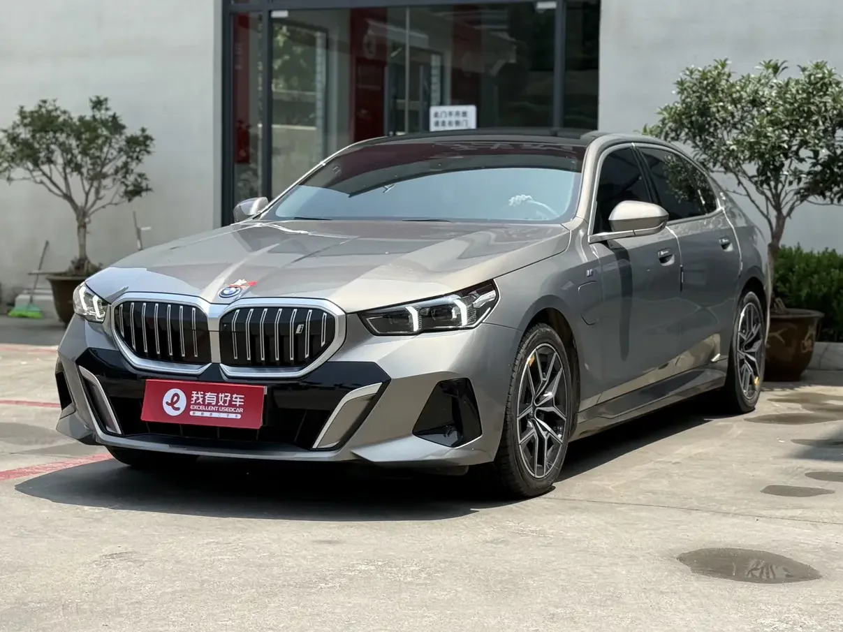 BMW i5