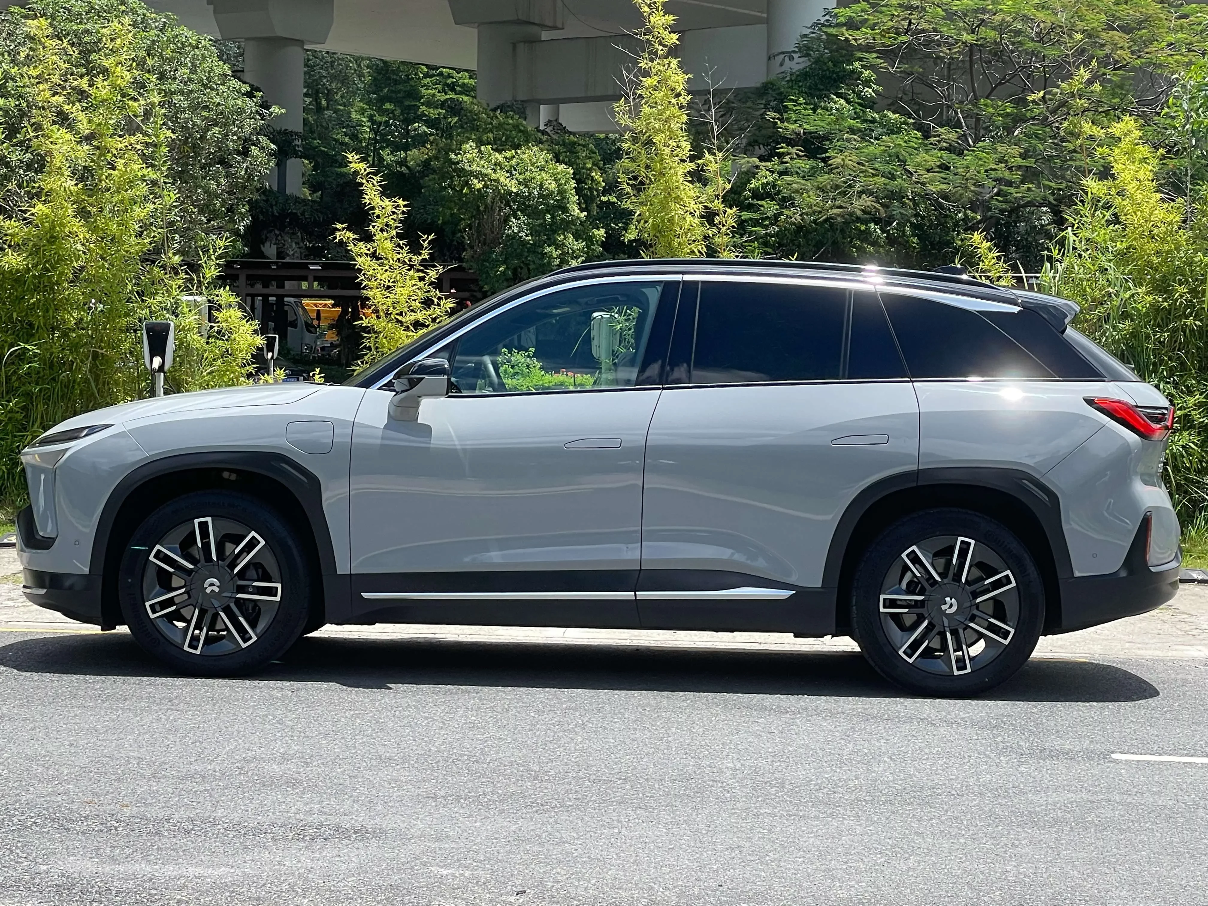 NIO ES6