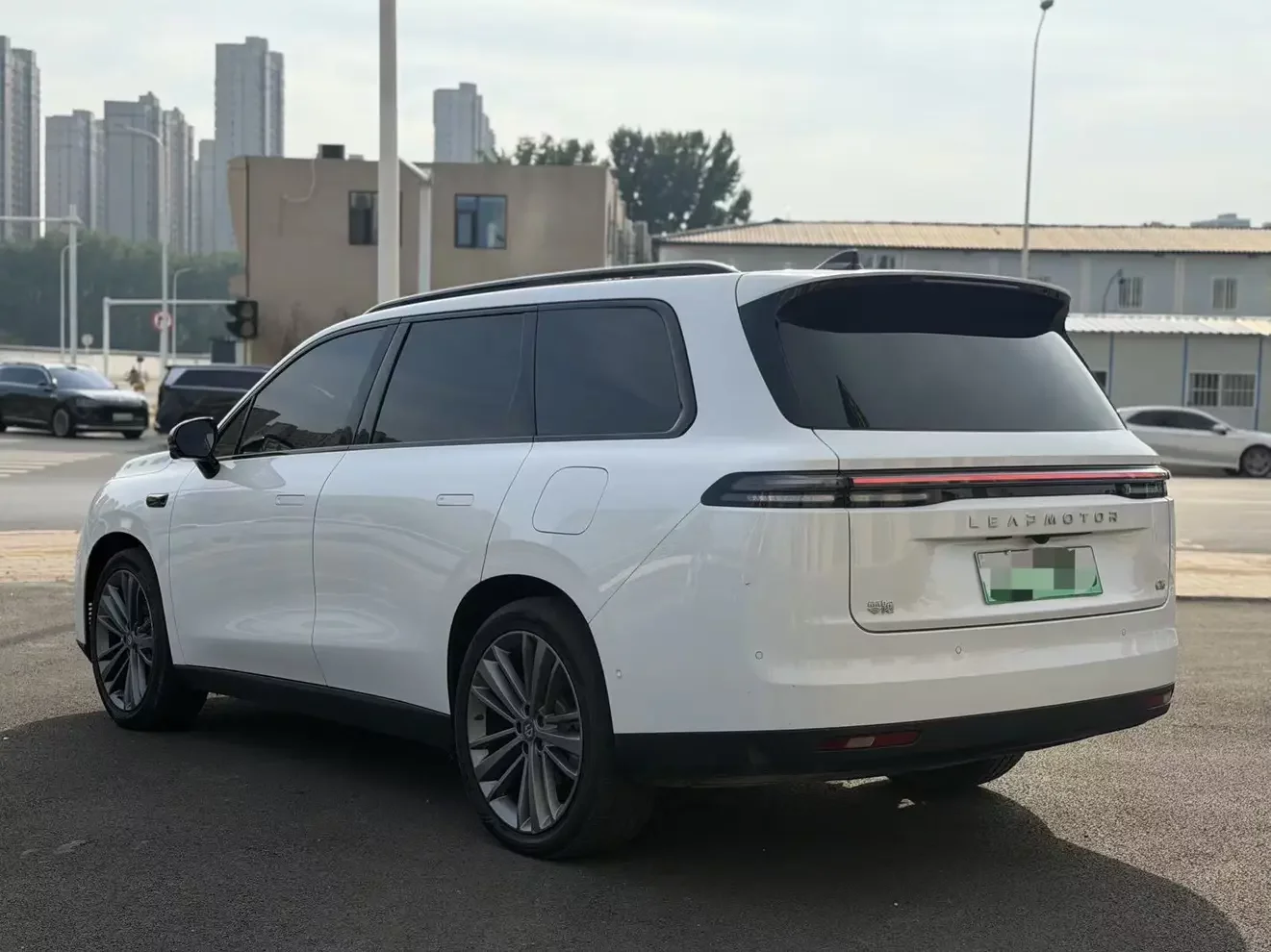 Leapmotor C16