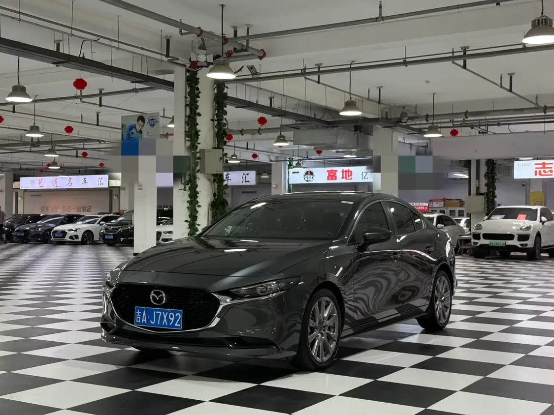 Mazda Axela
