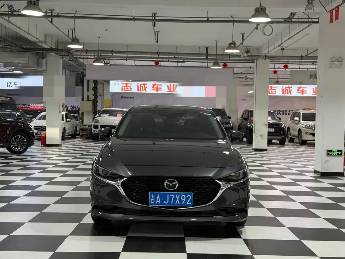 Mazda Axela
